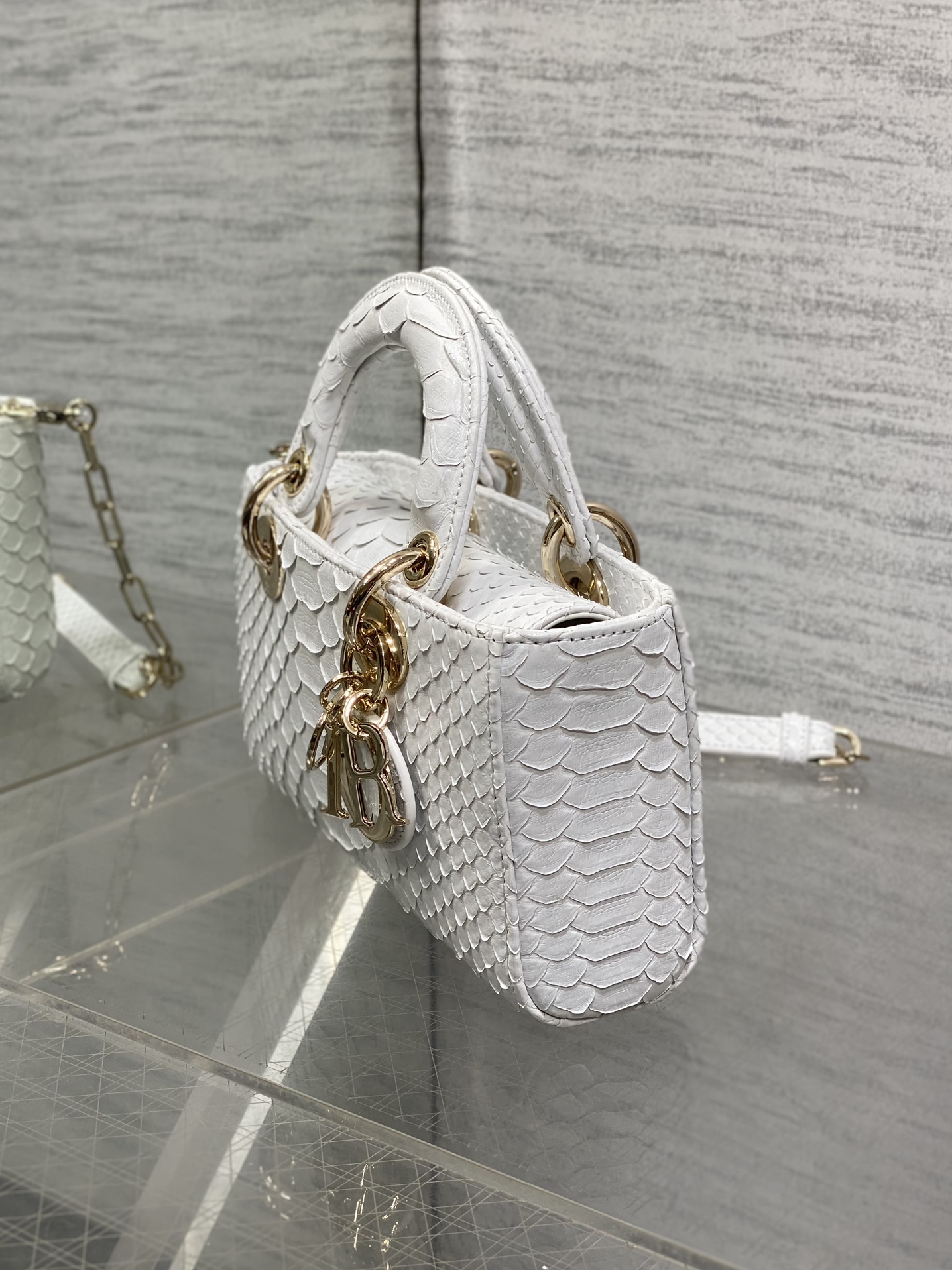Dior