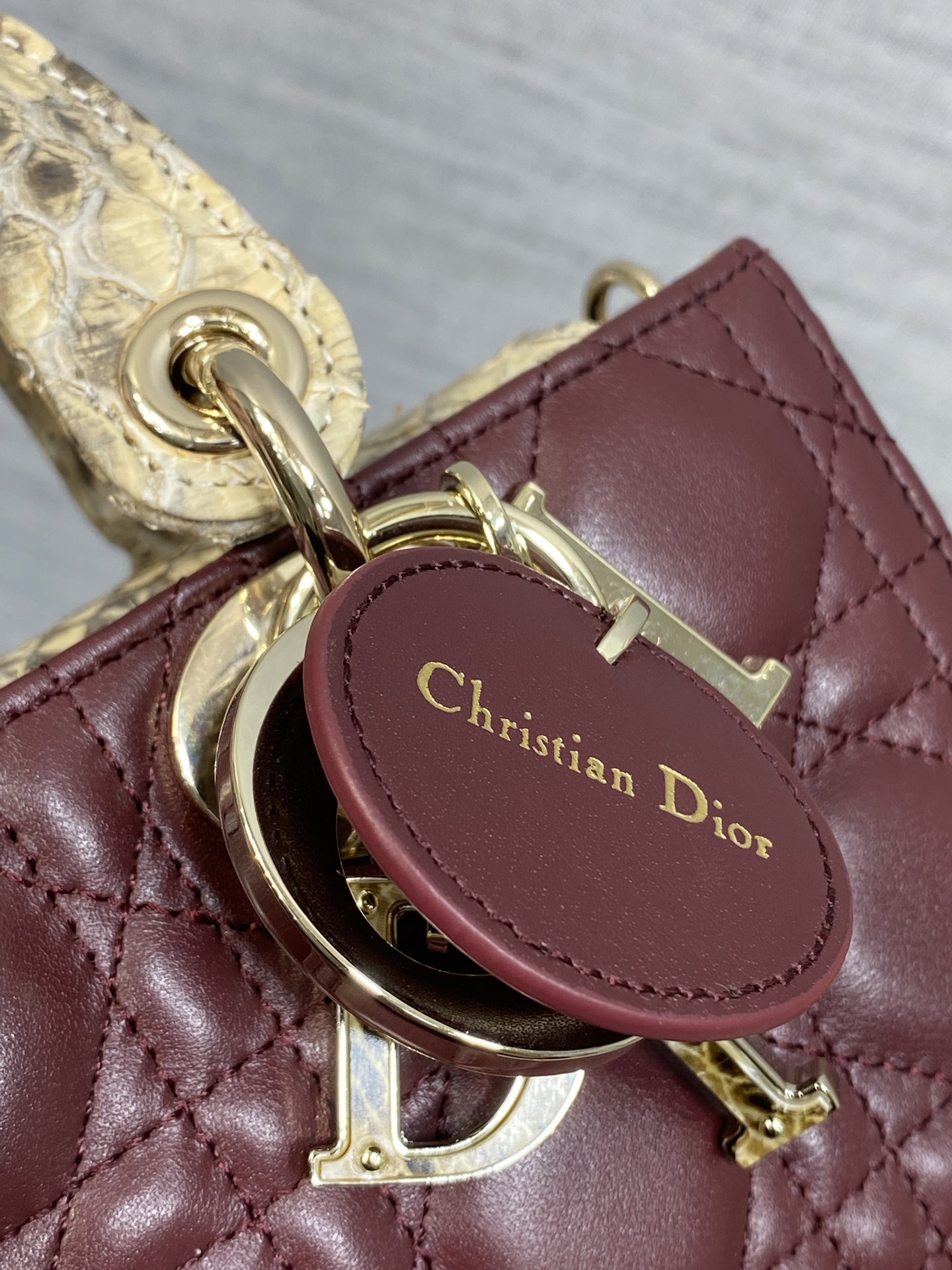    Dior
