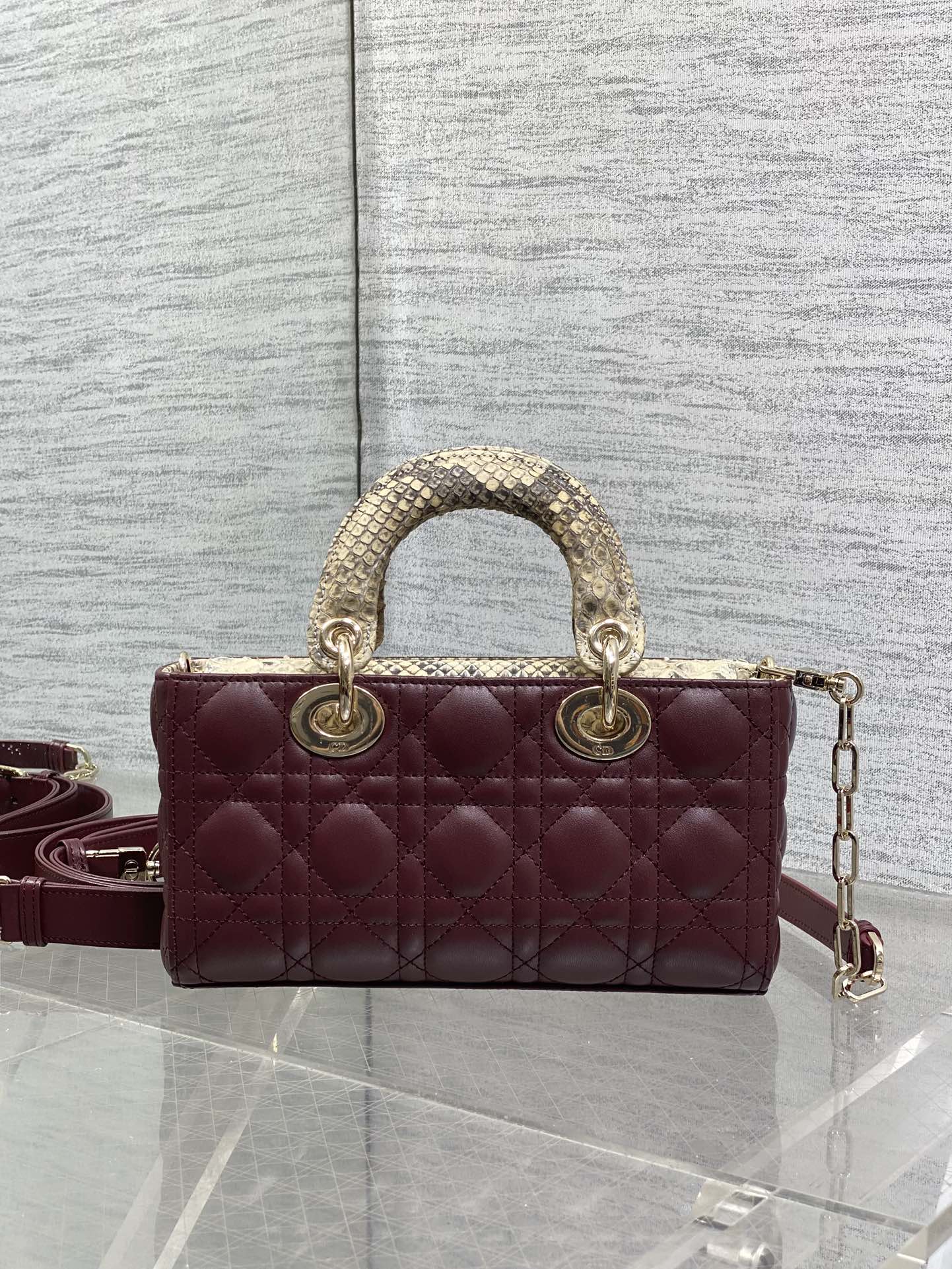    Dior