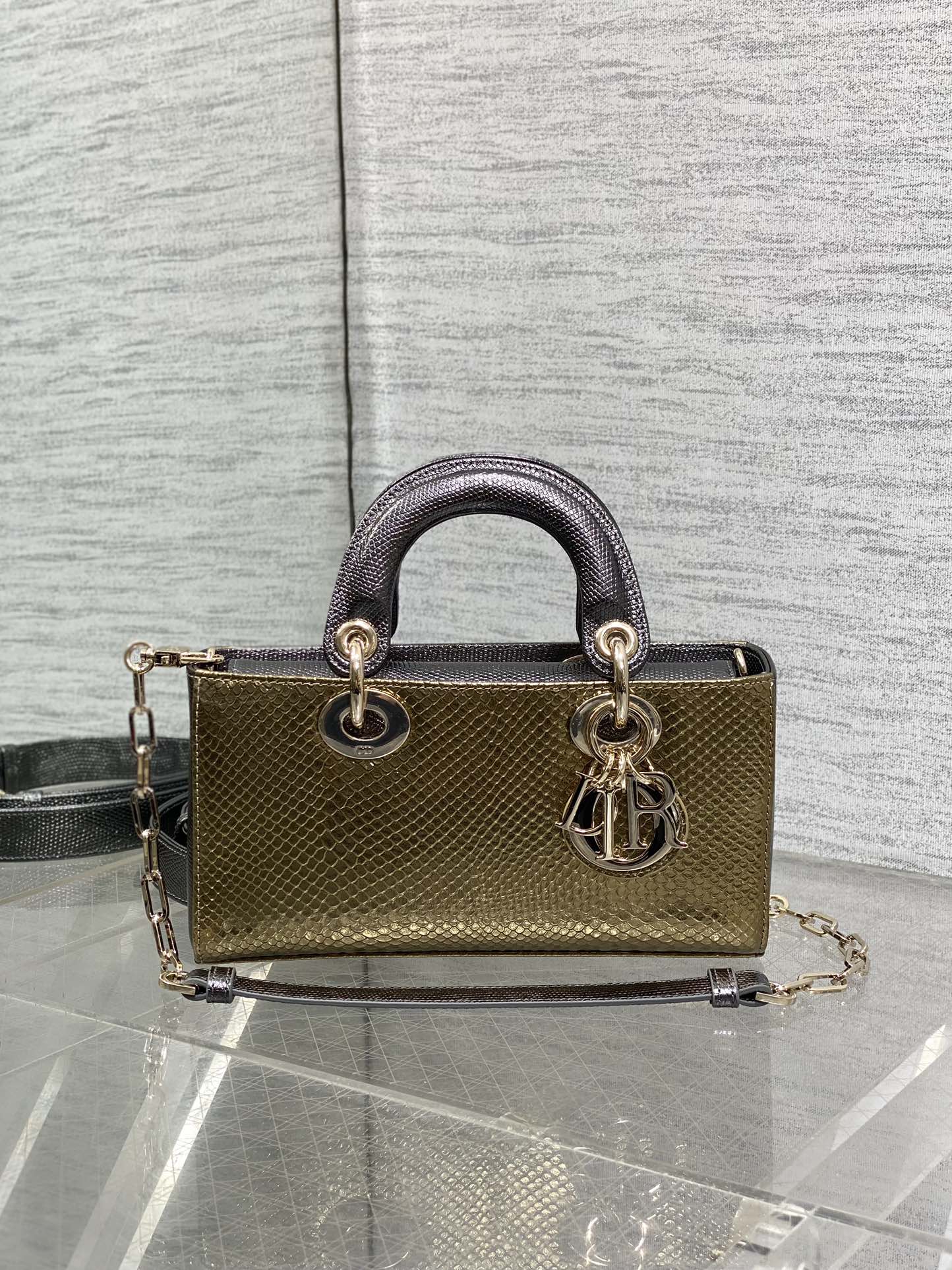    Dior
