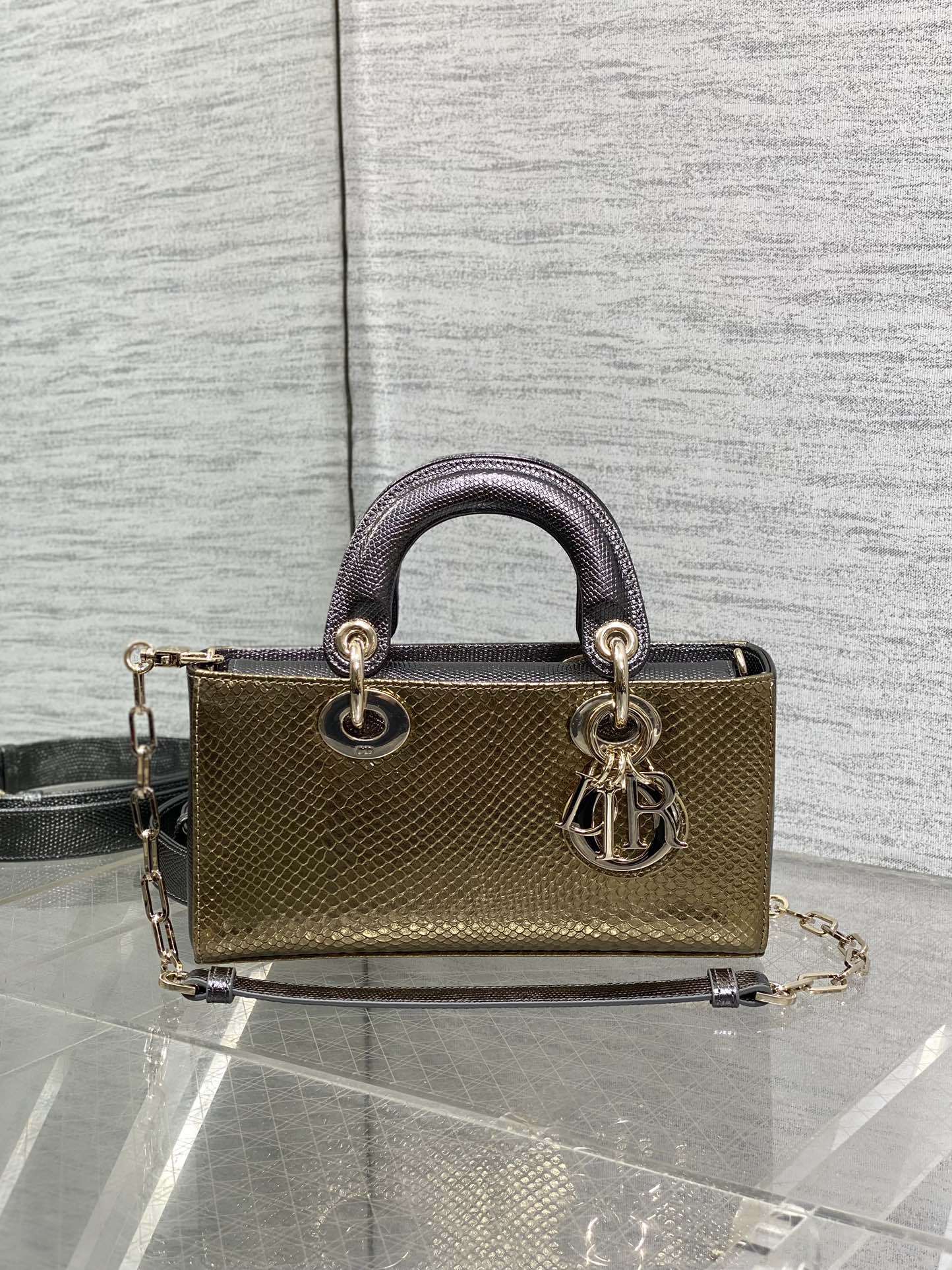    Dior