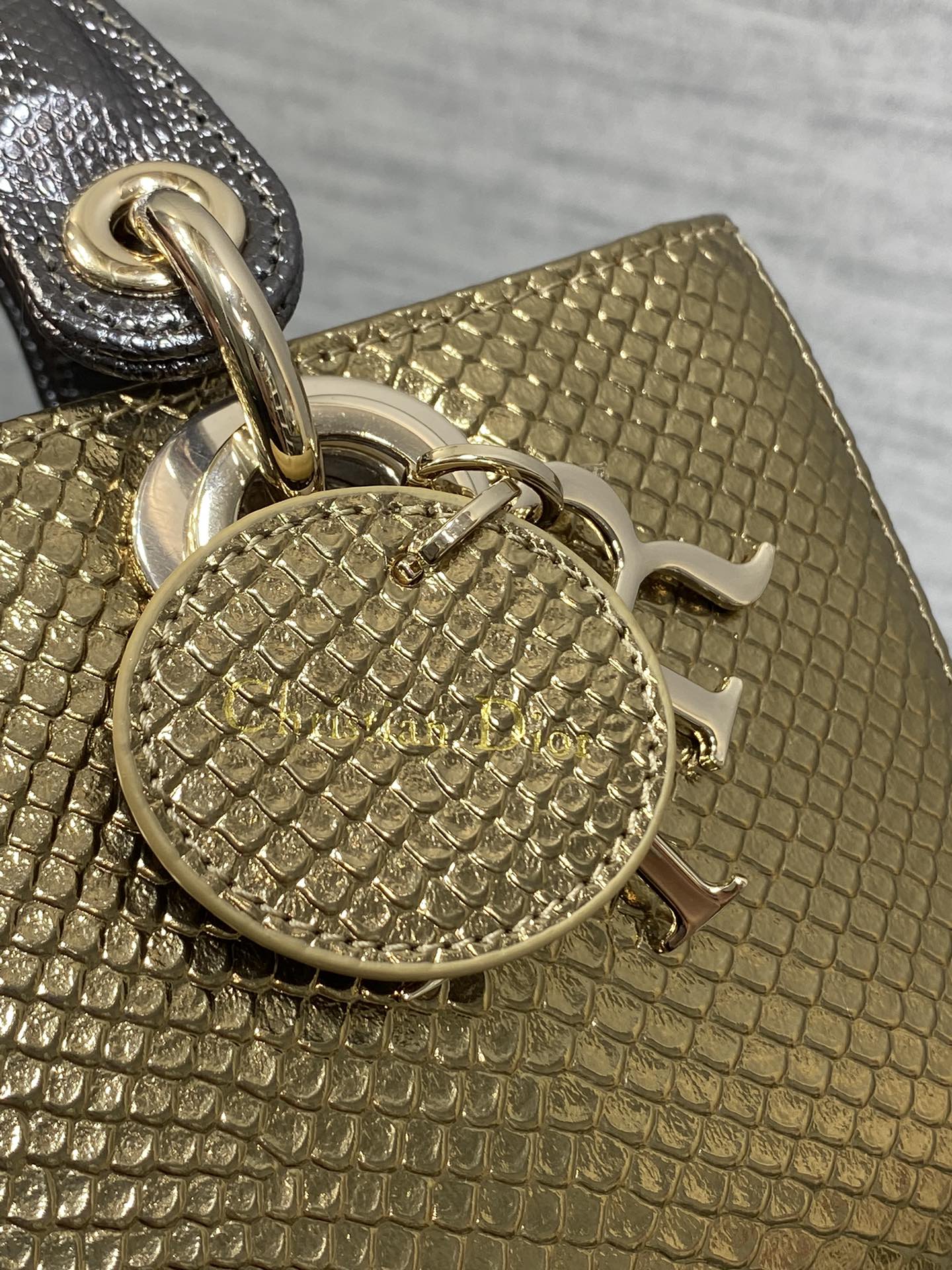    Dior
