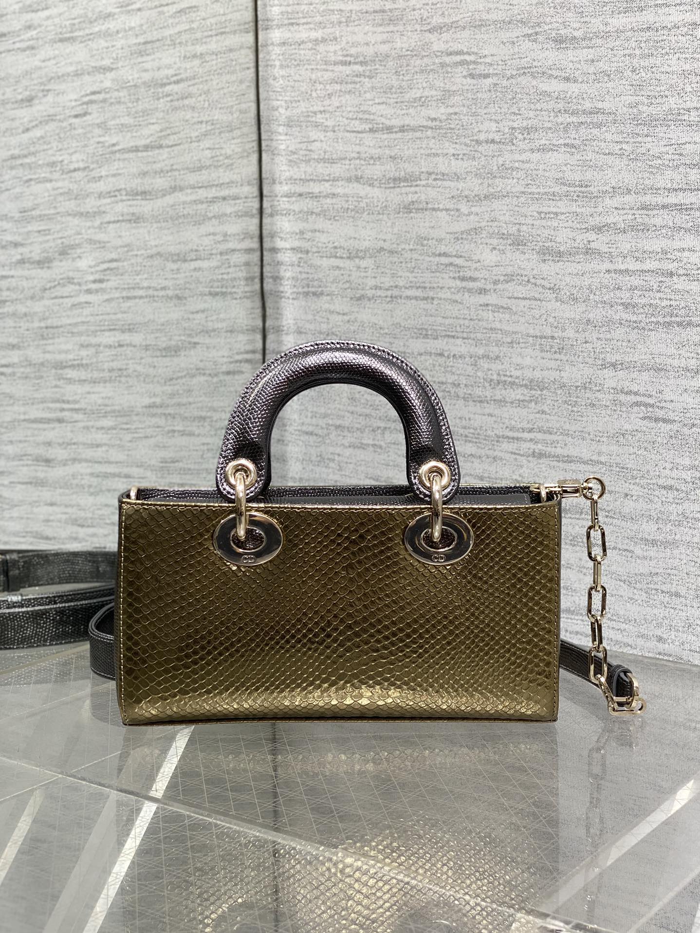   Dior