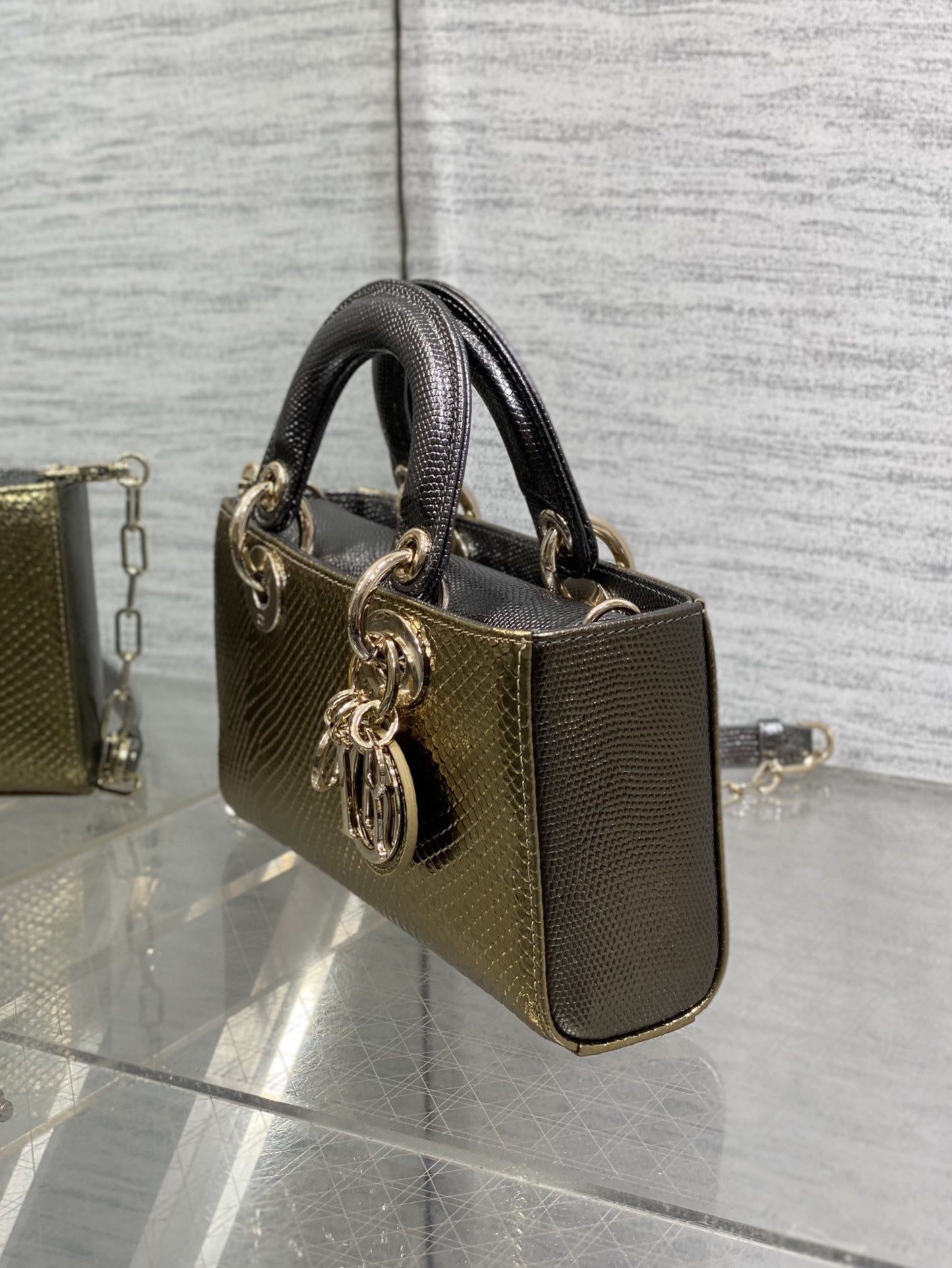    Dior