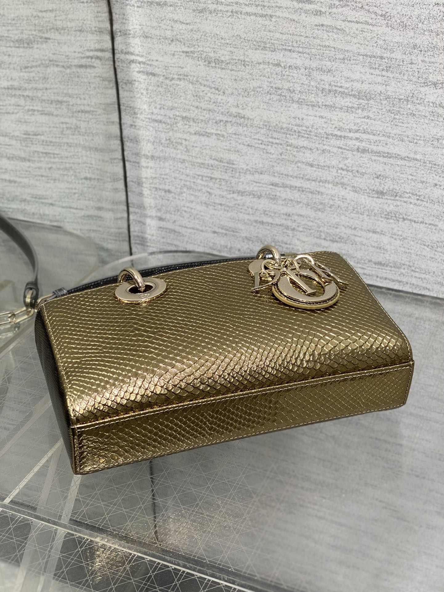    Dior