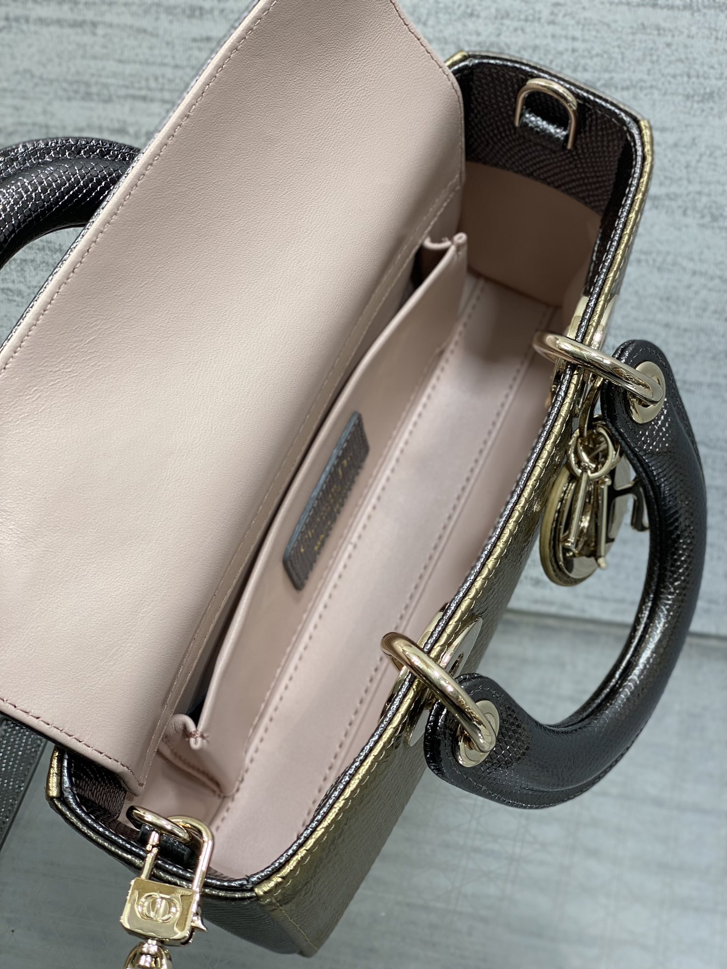    Dior