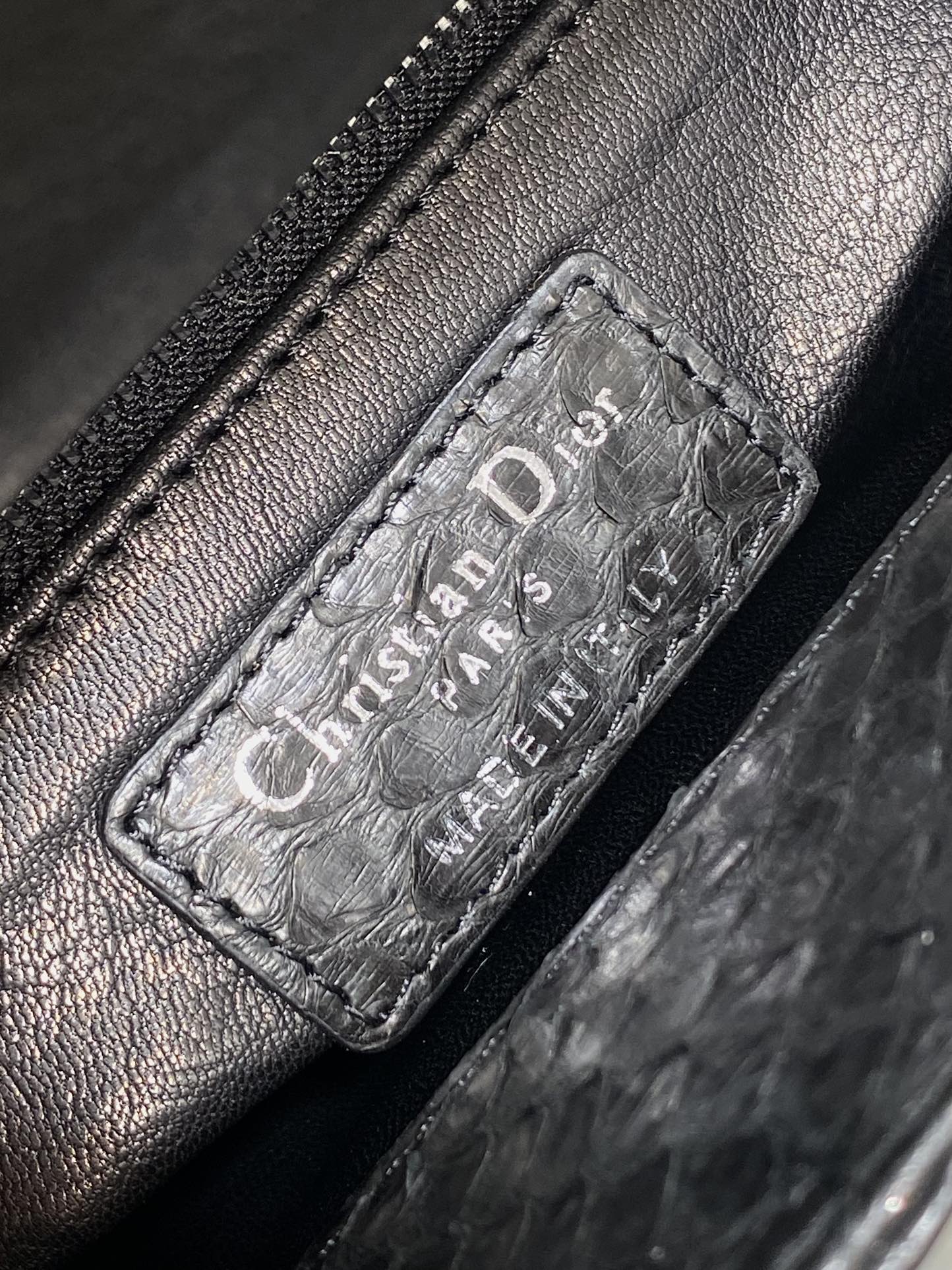   Dior
