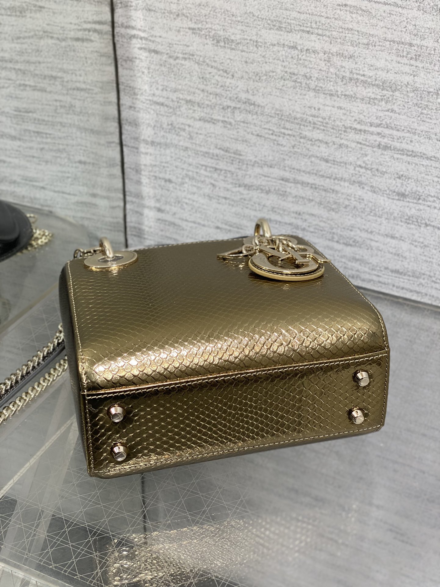  Dior