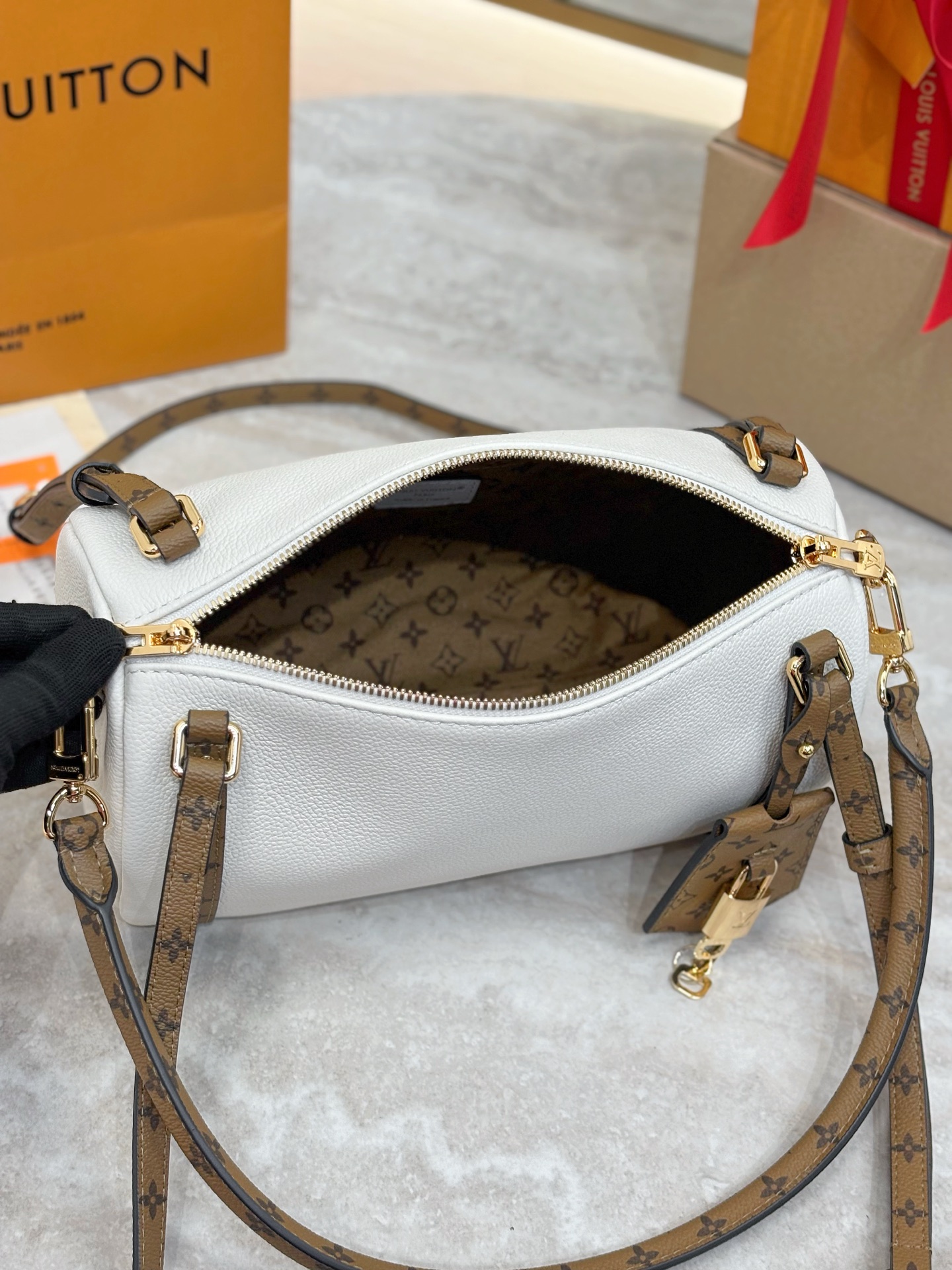 lv