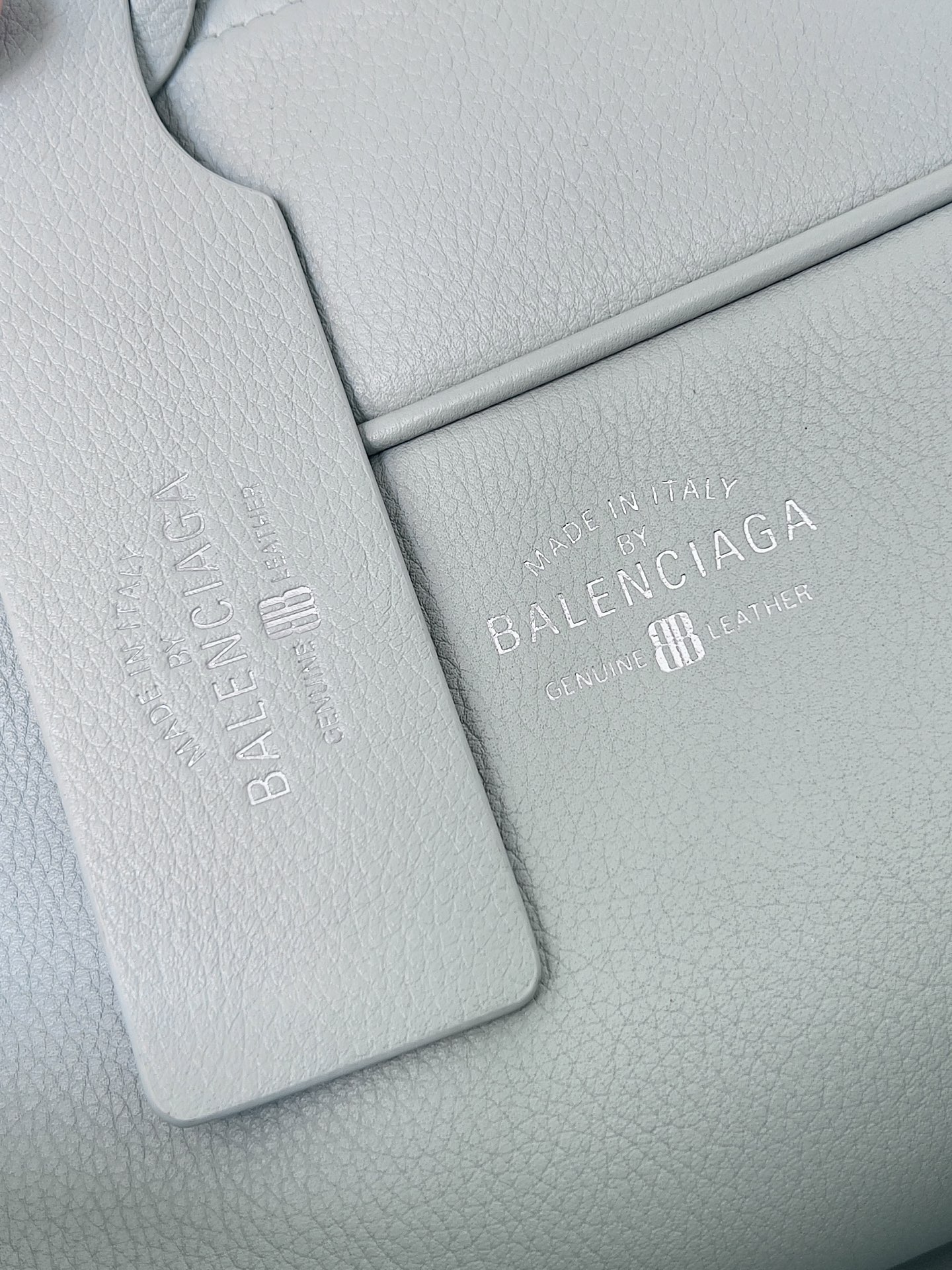  Balenciaga