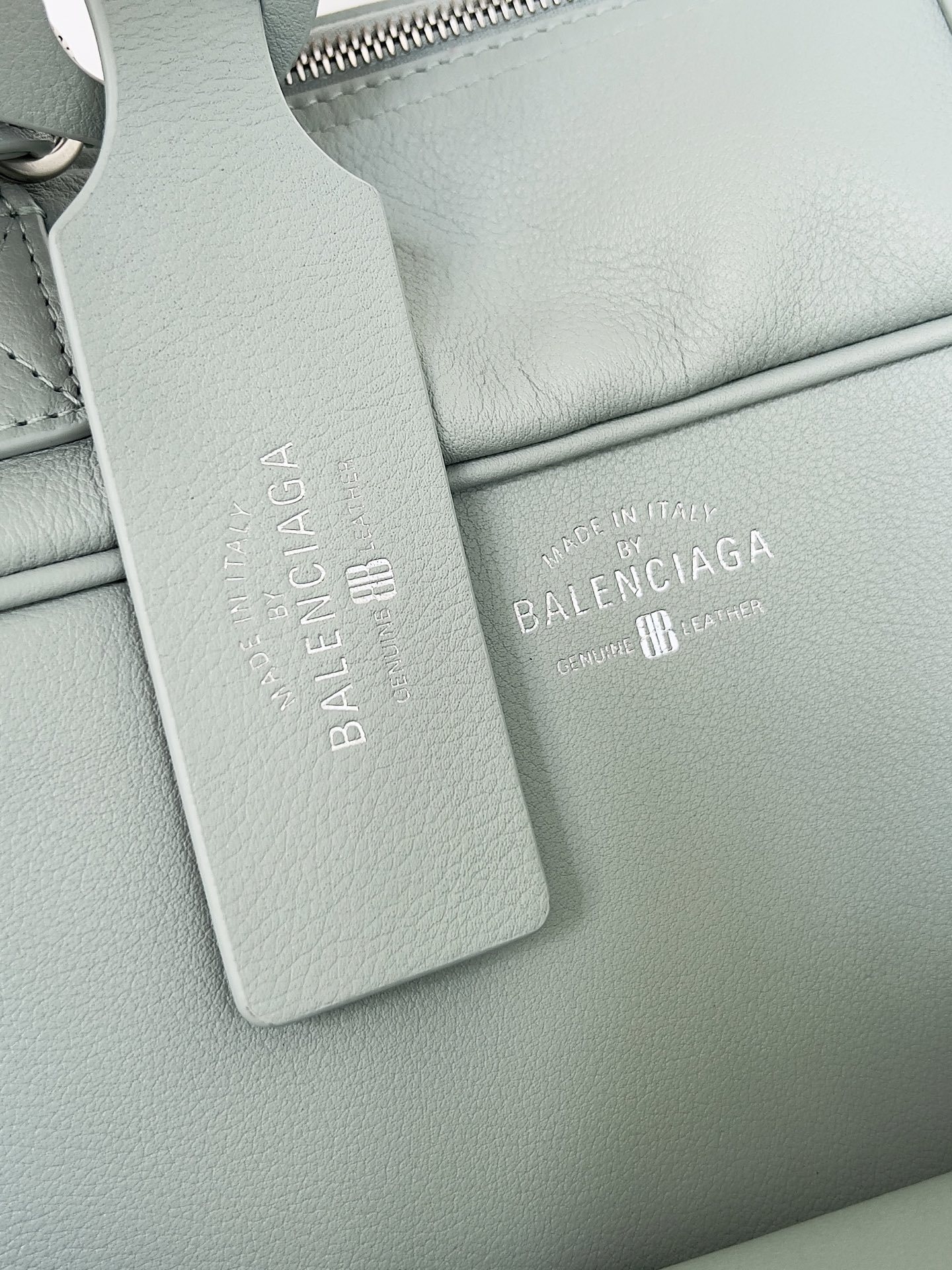  Balenciaga