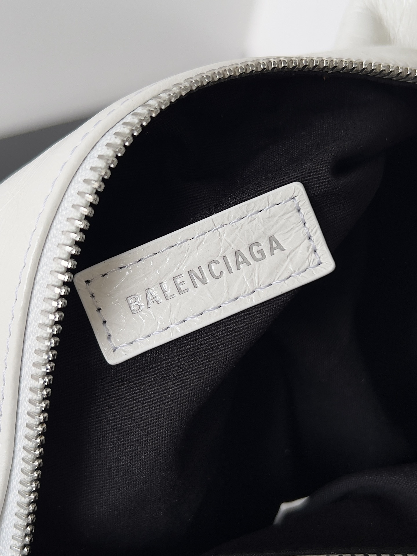  Balenciaga