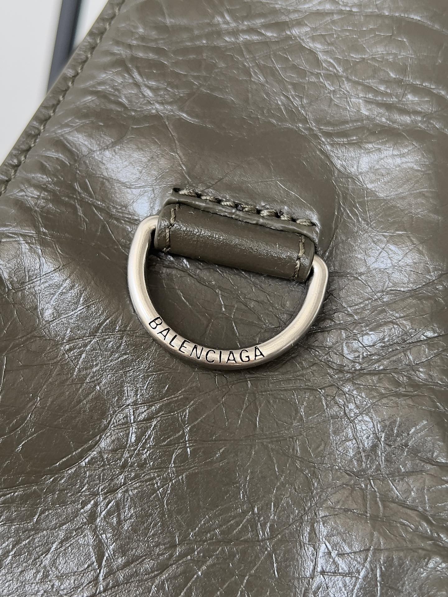  Balenciaga
