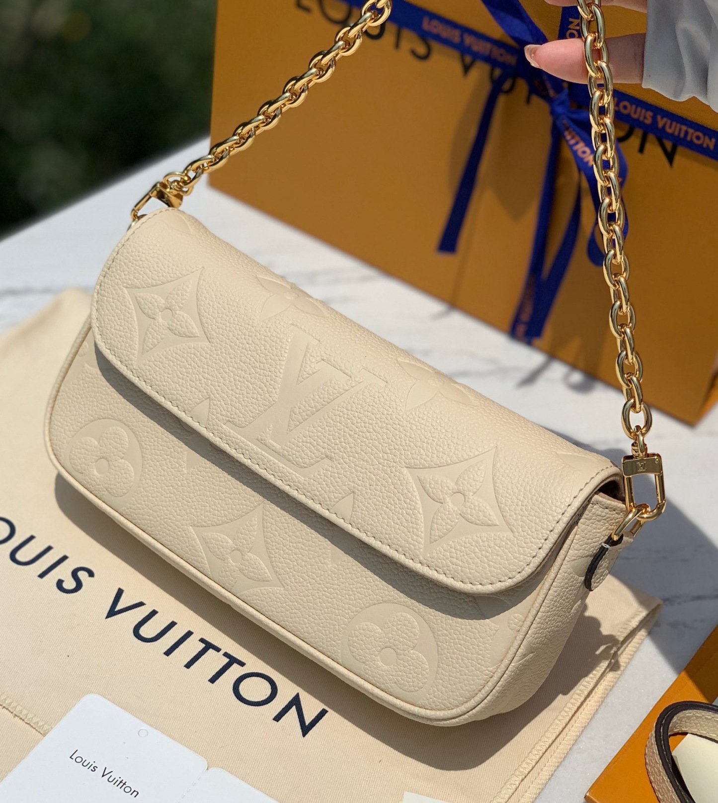 lv
