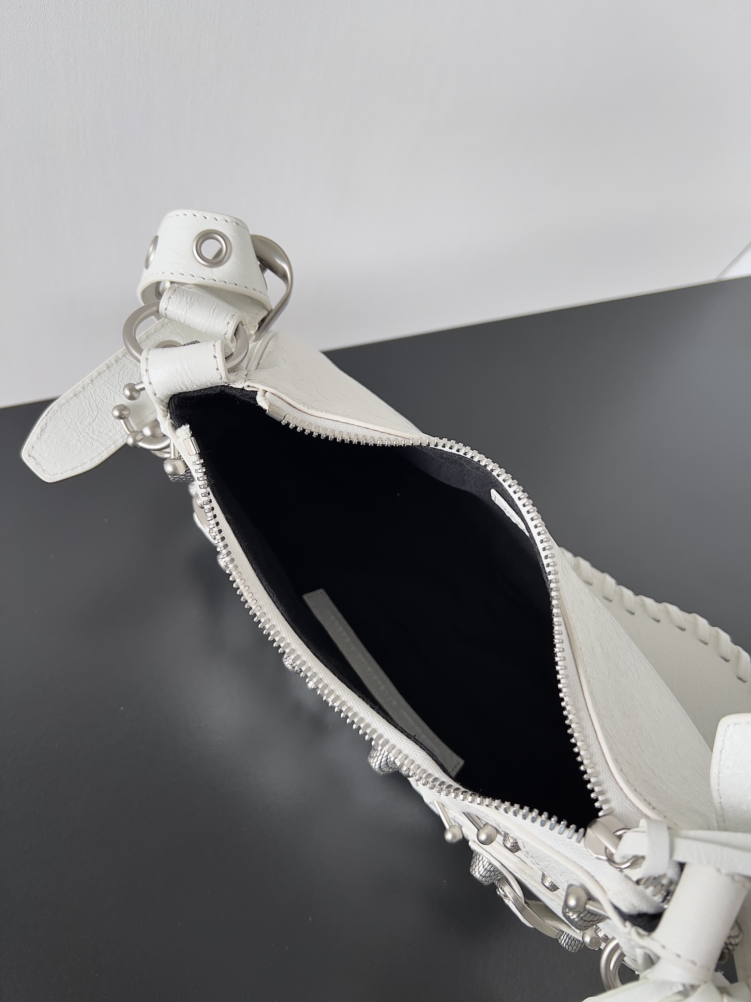  Balenciaga