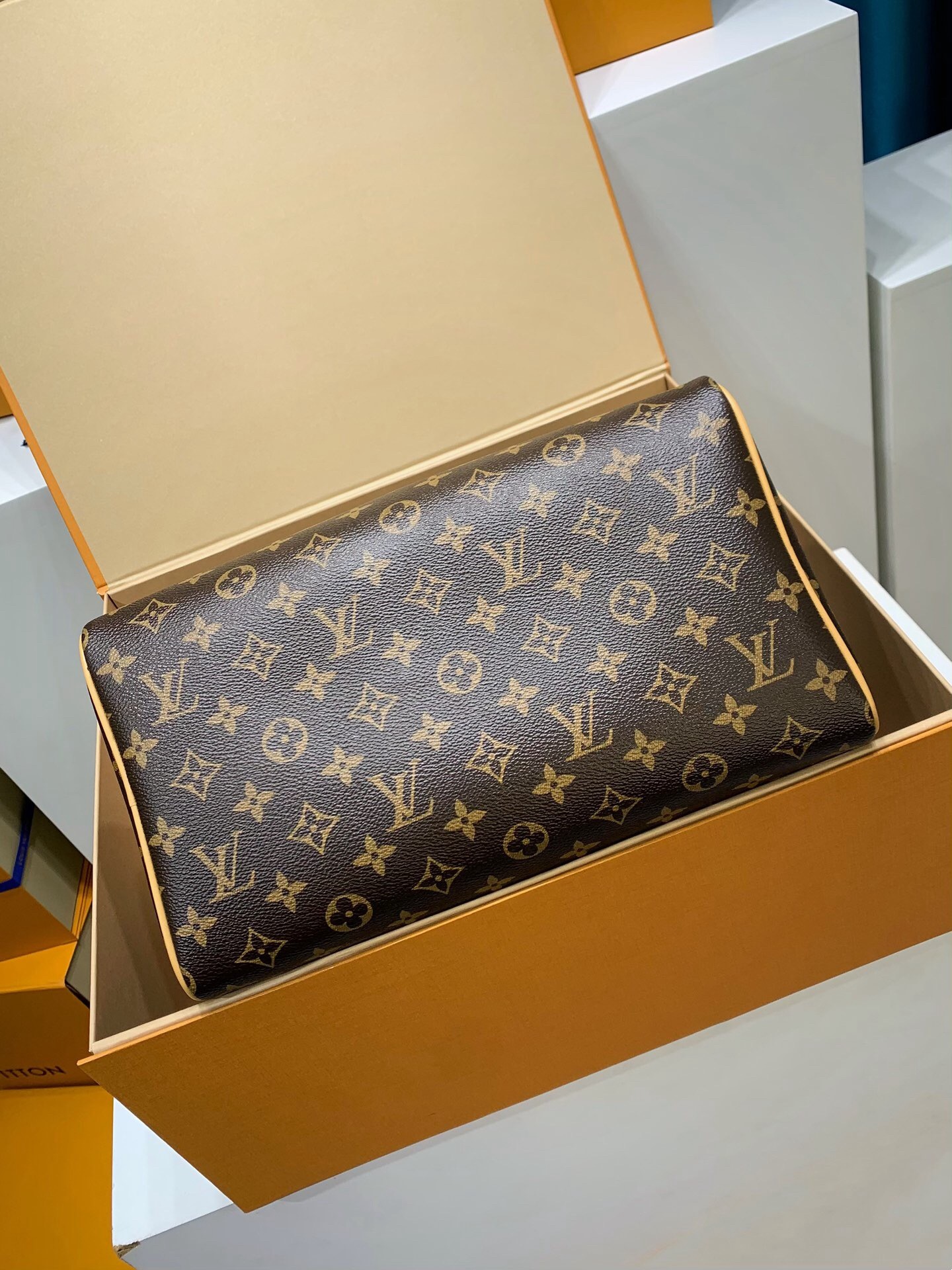 lv
