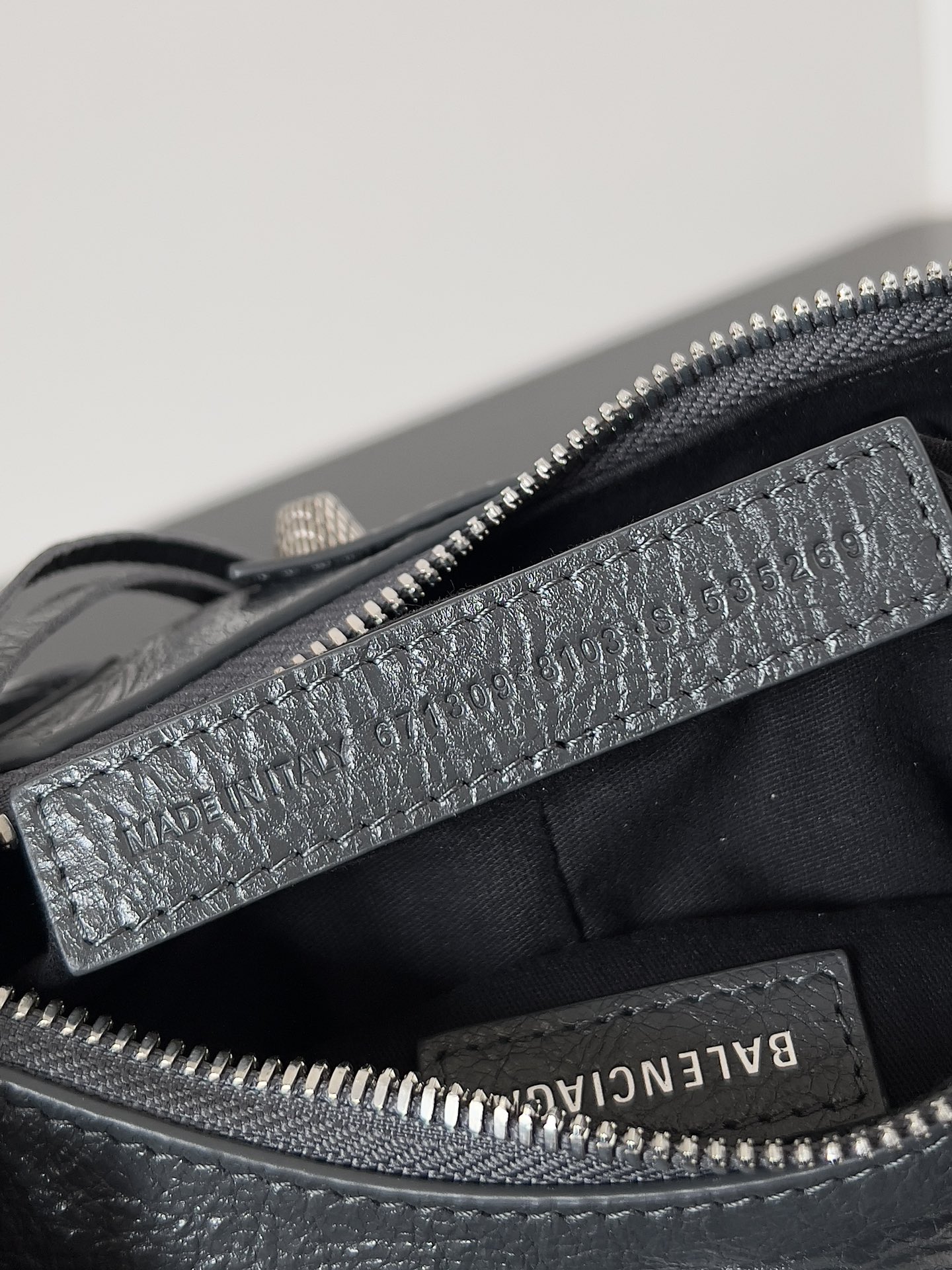  Balenciaga