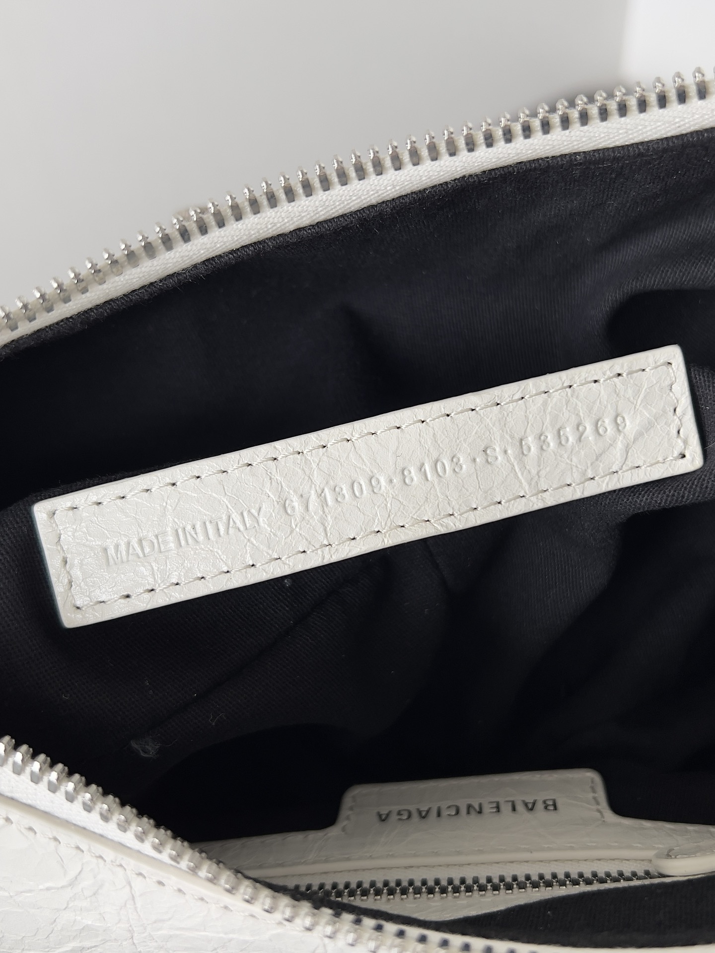  Balenciaga