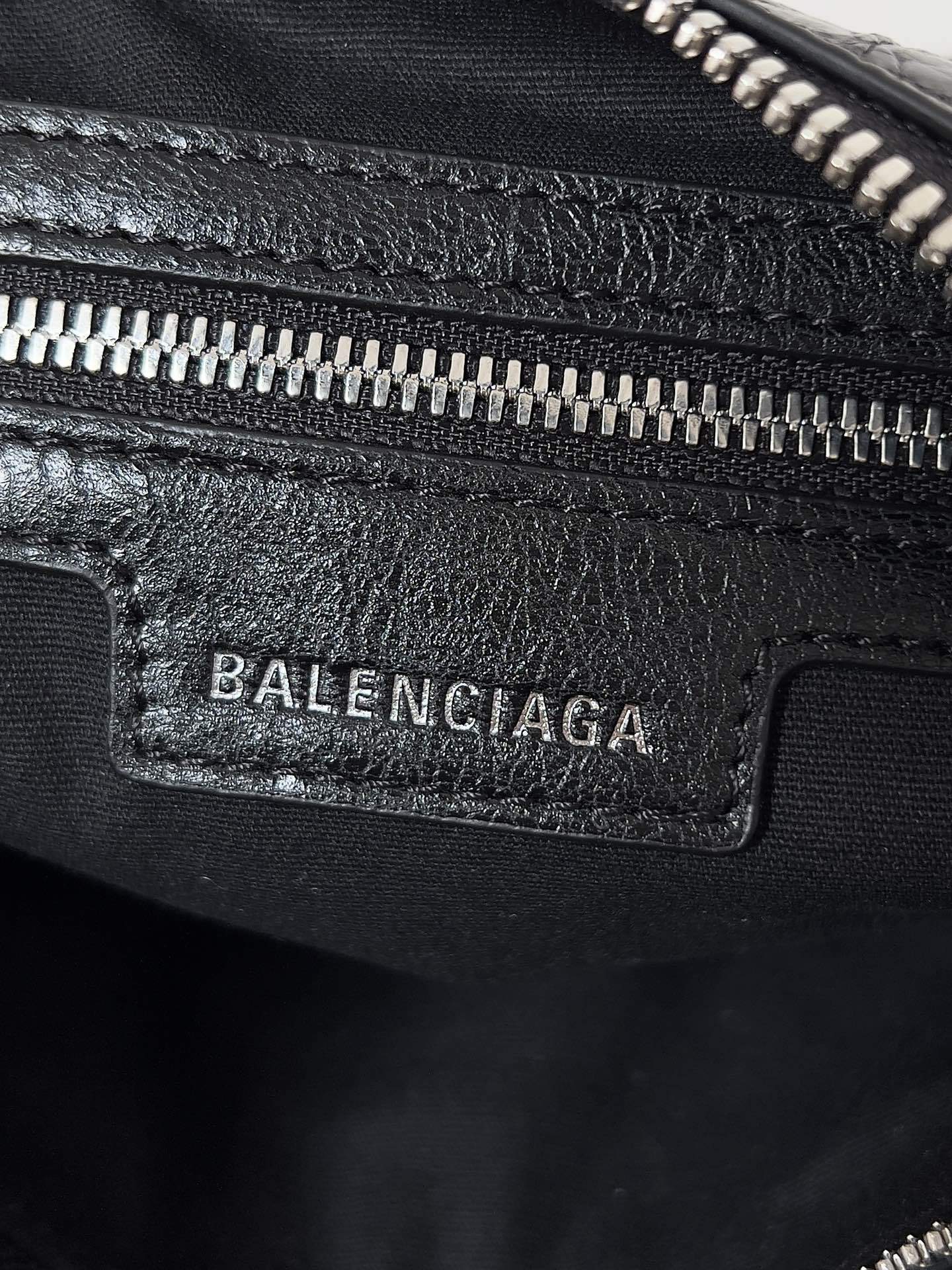  Balenciaga