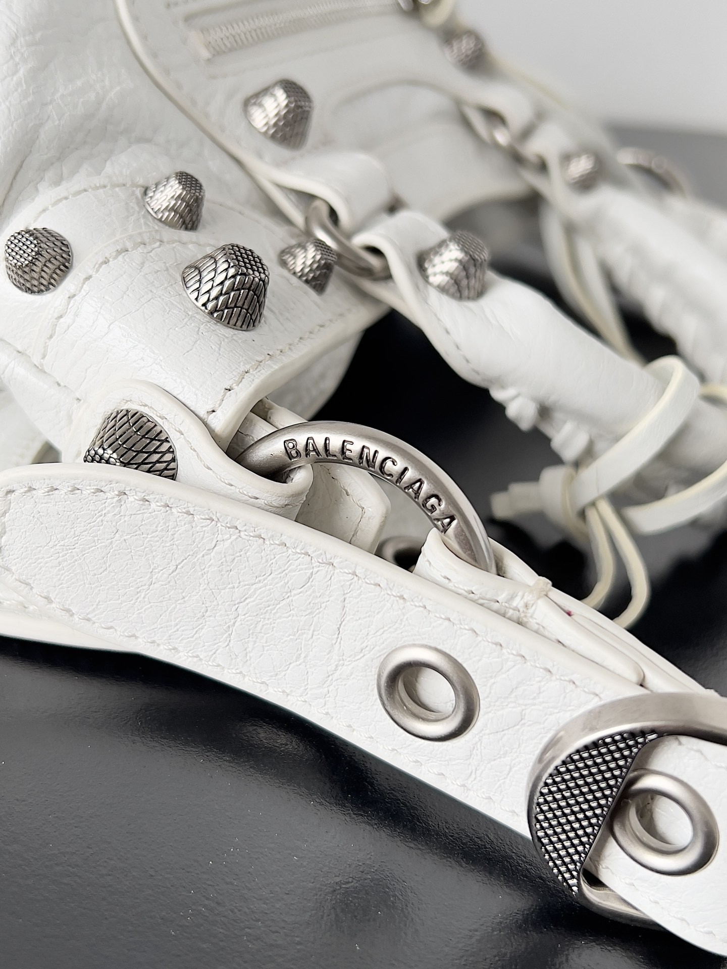  Balenciaga