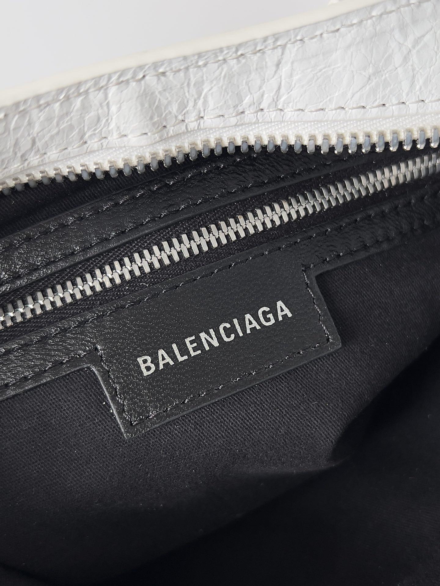  Balenciaga