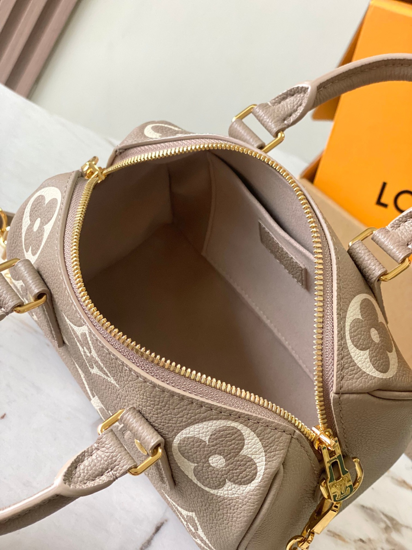 lv