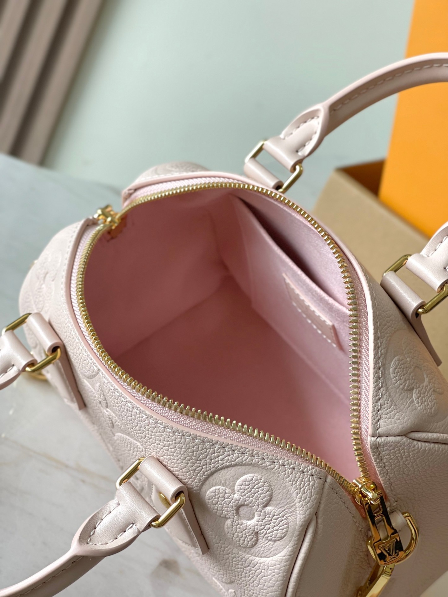 lv