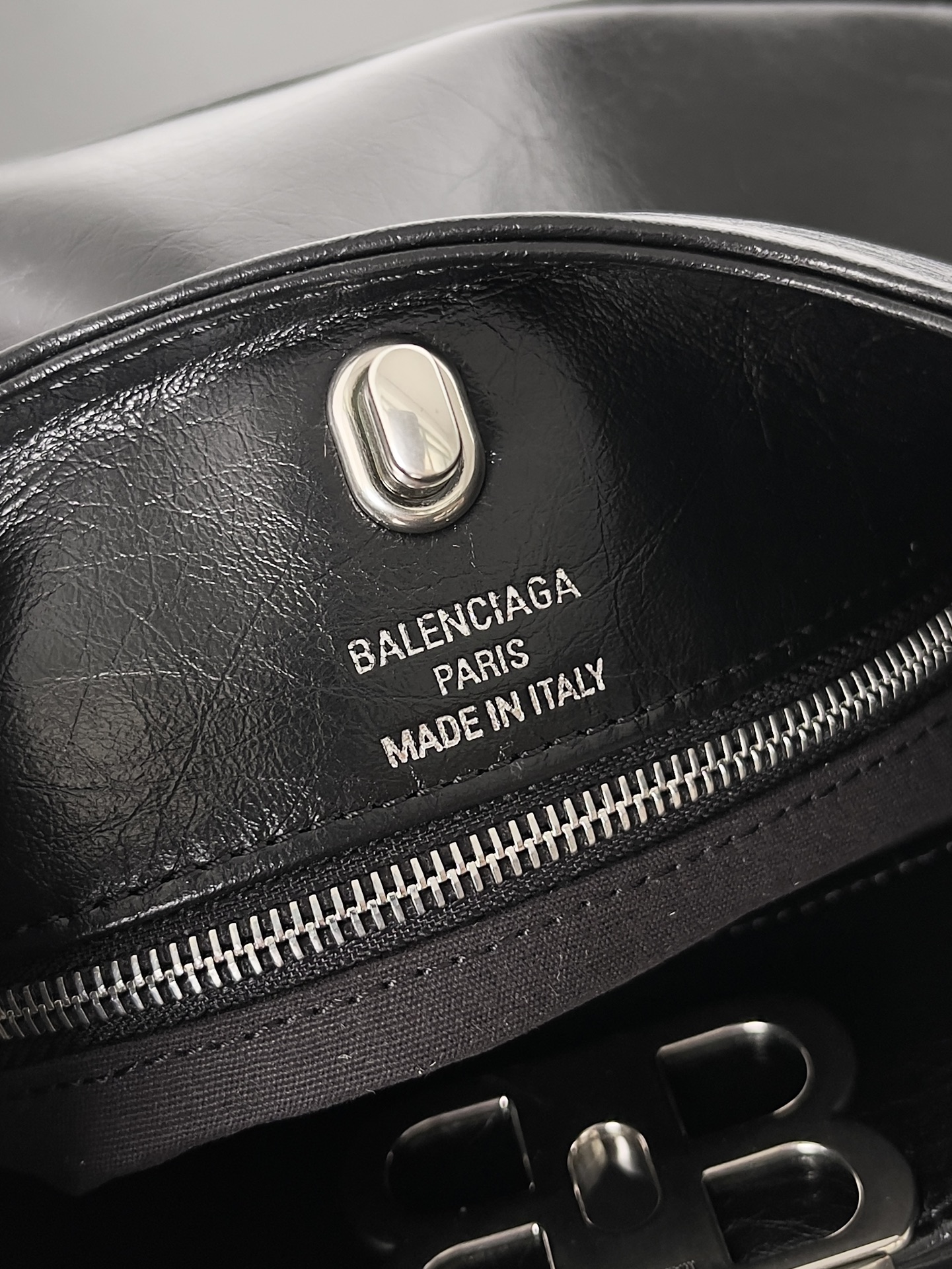  Balenciaga