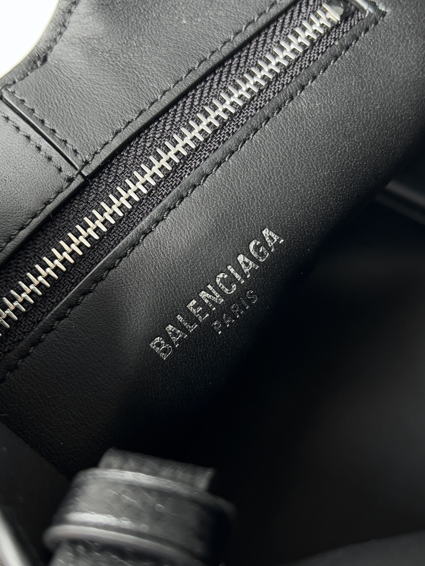  Balenciaga
