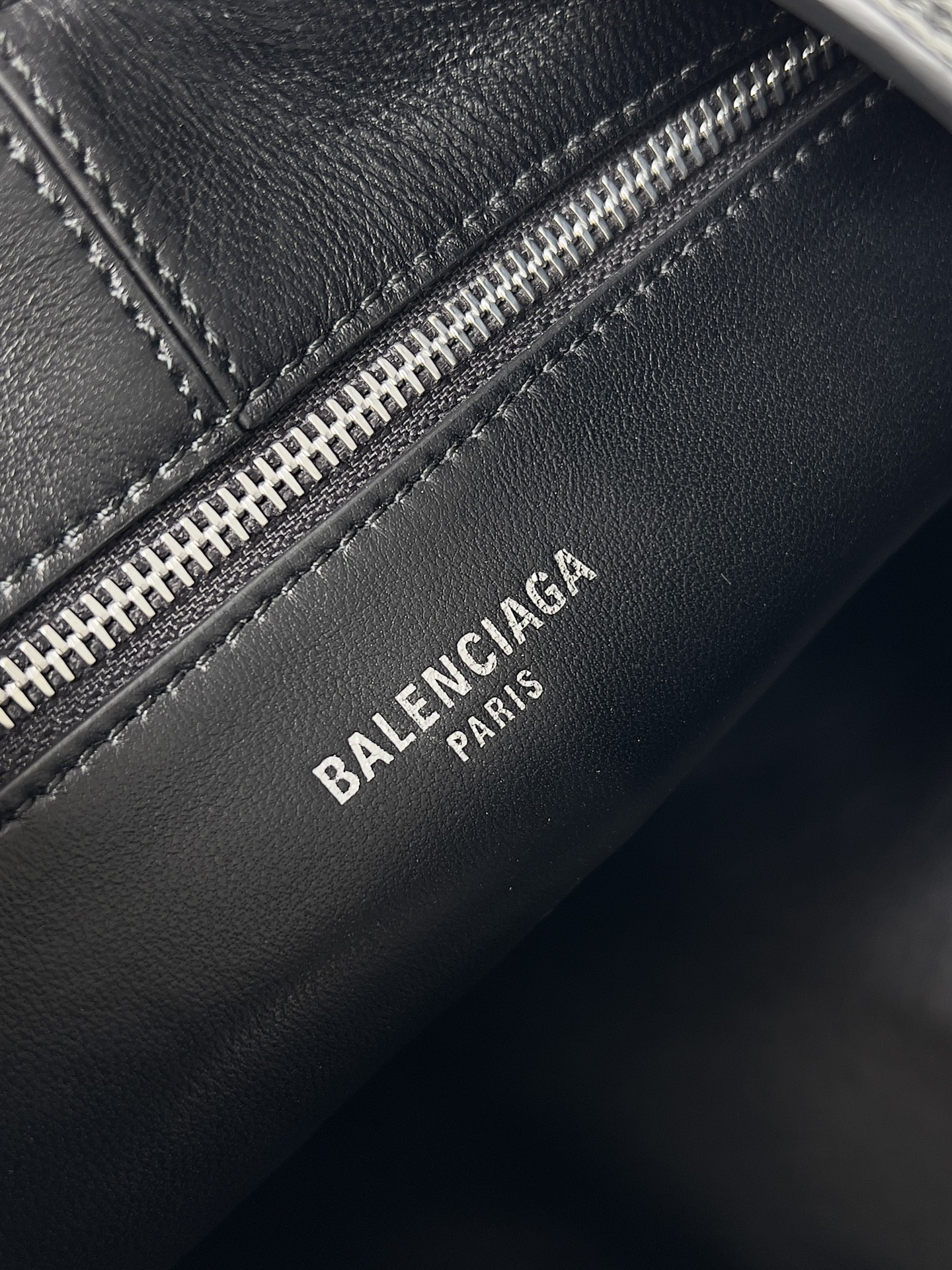  Balenciaga