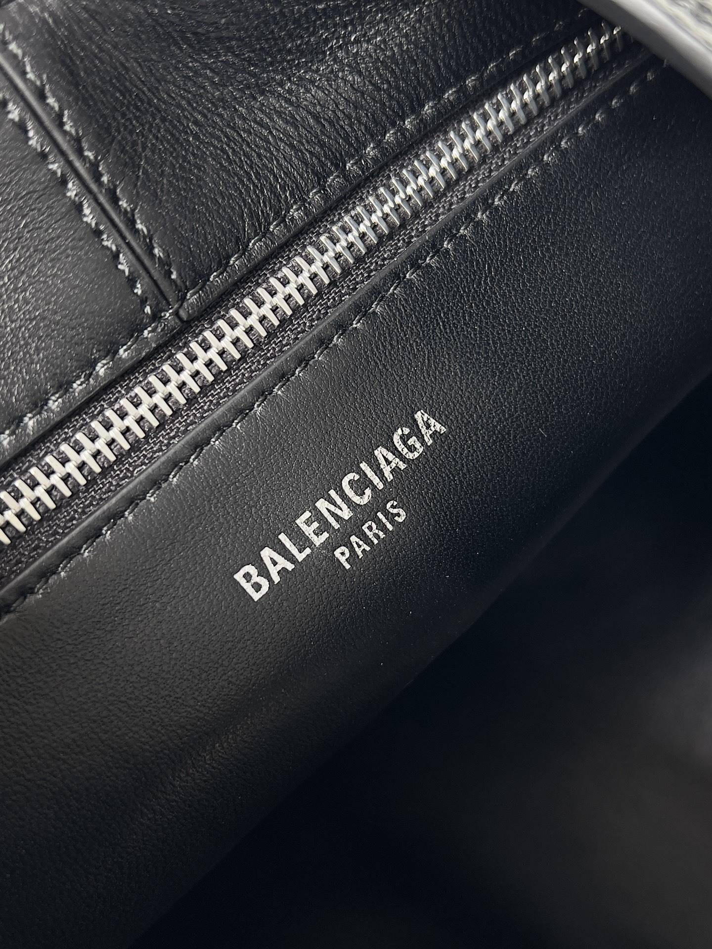  Balenciaga