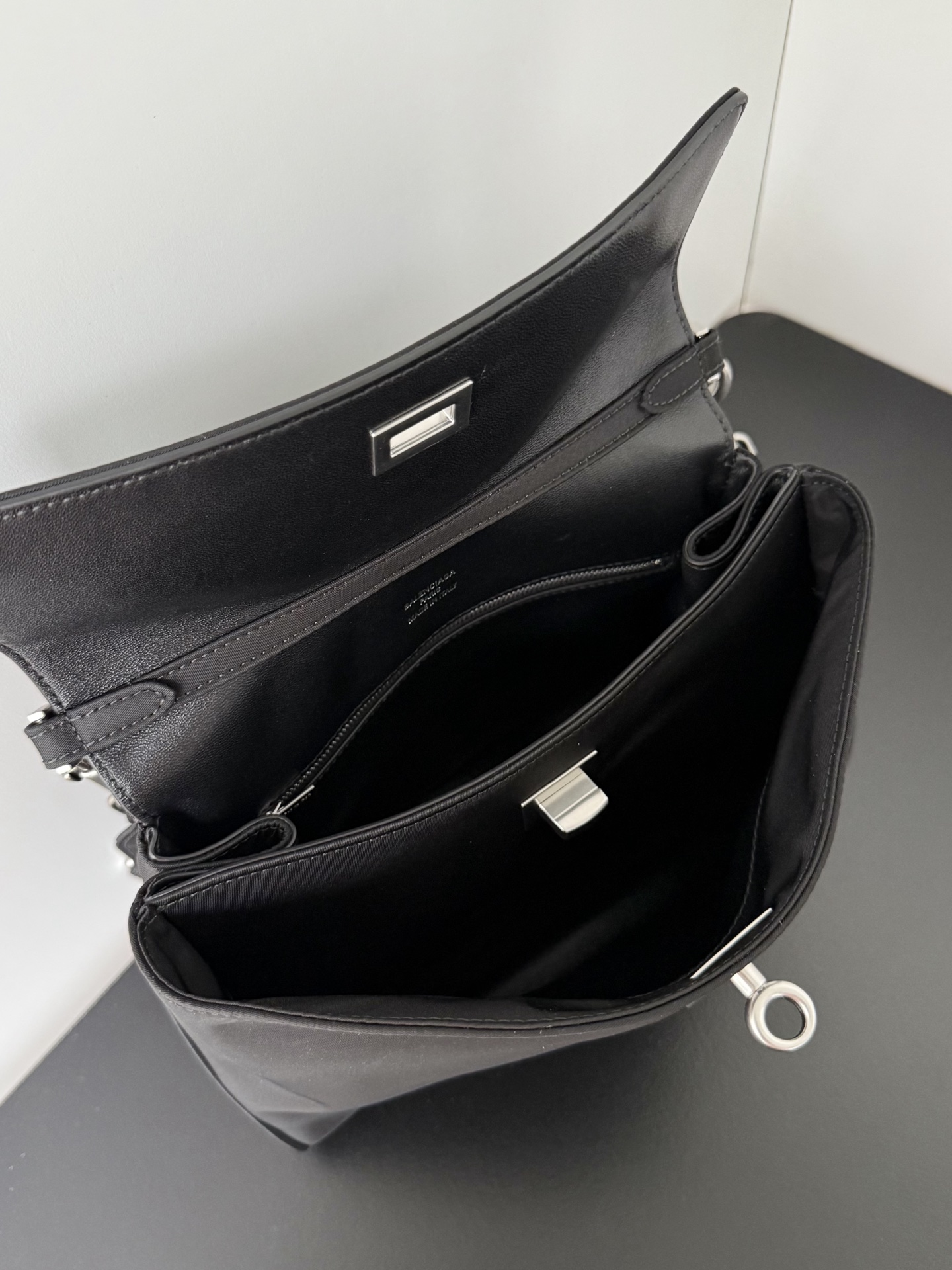  Balenciaga
