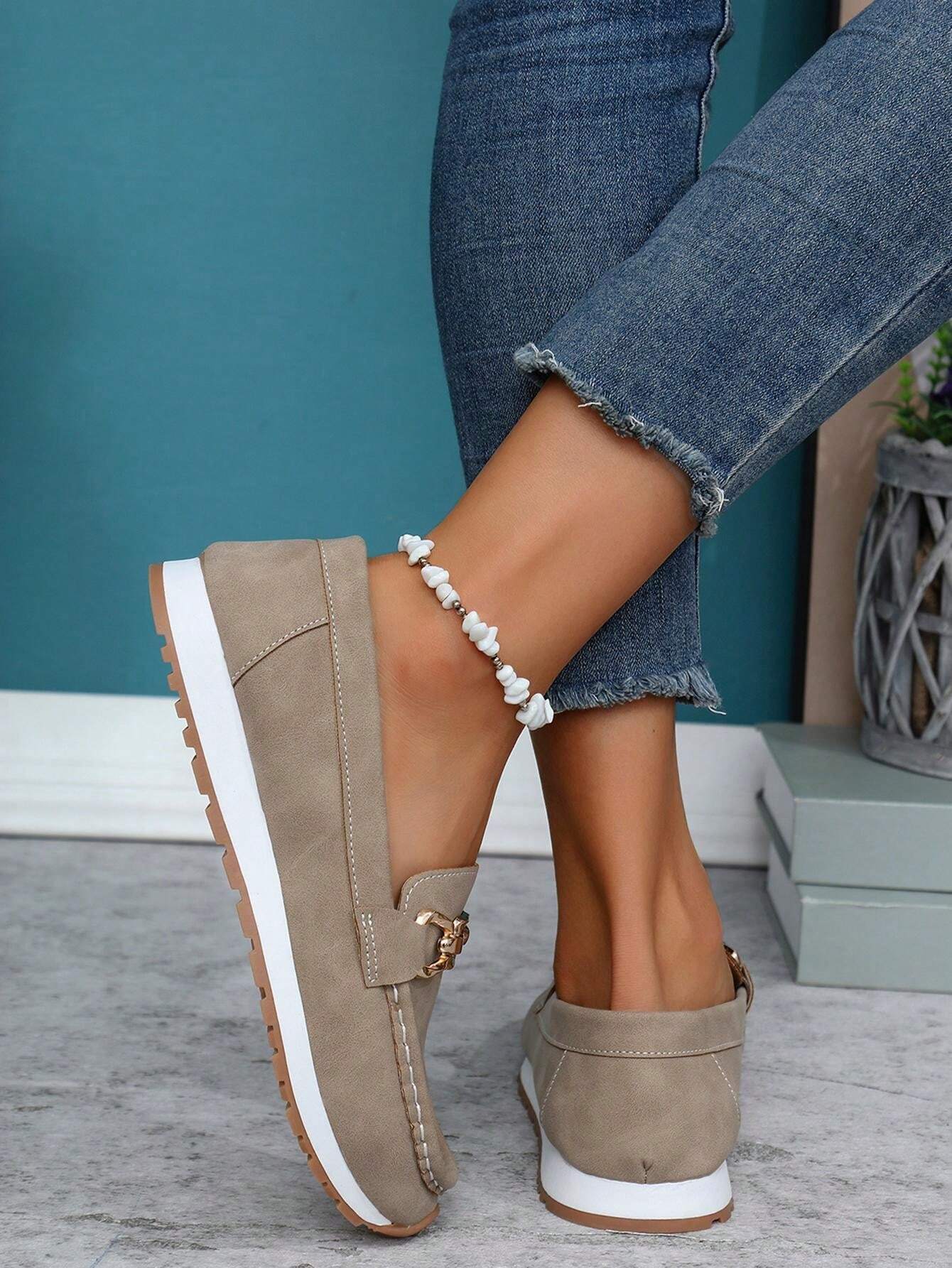 Women's Solid Color Chain Low-Top Round Toe Versatile Shoes