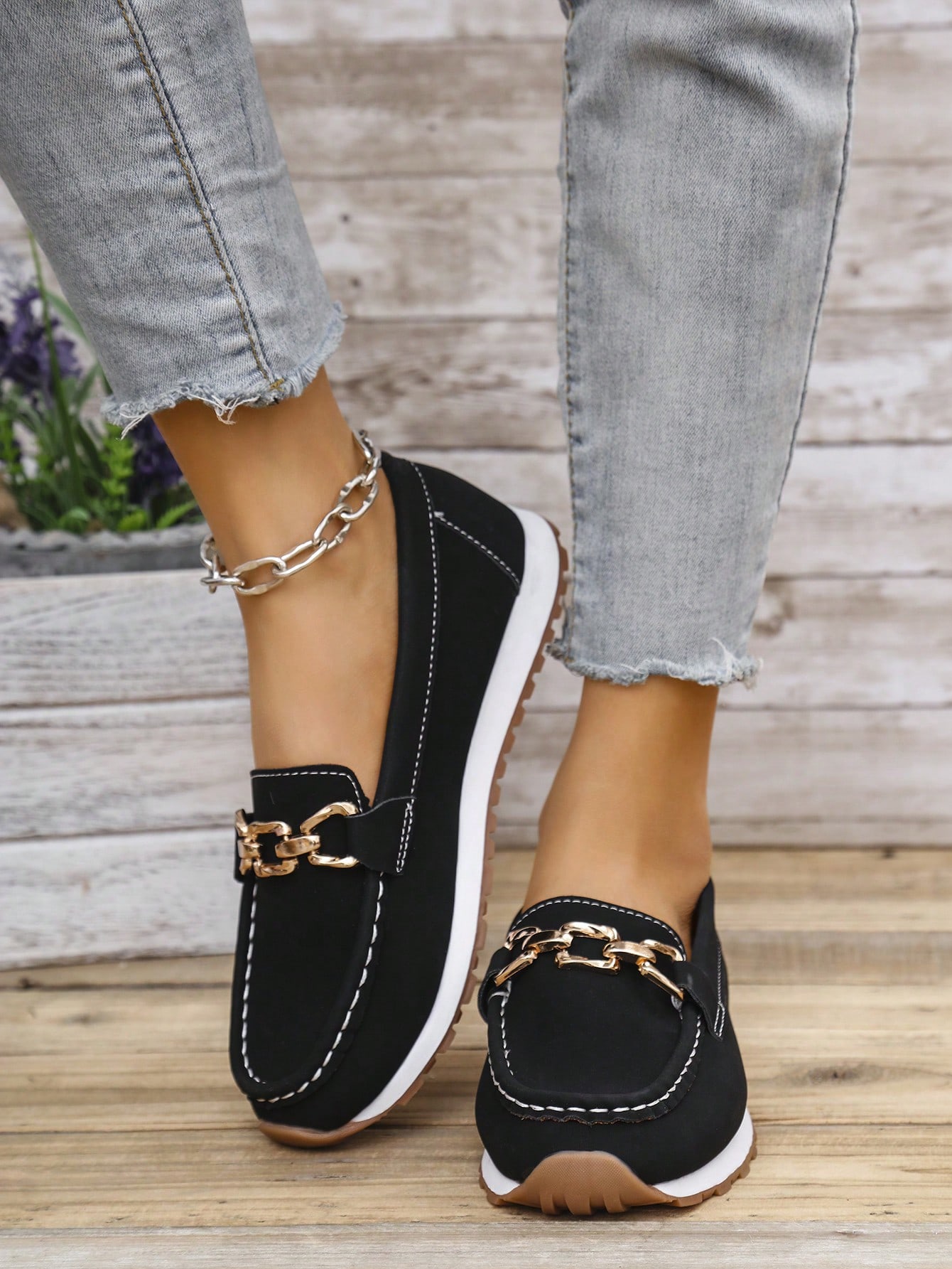 Women's Solid Color Chain Low-Top Round Toe Versatile Shoes