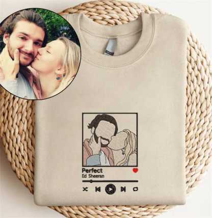 Christmas Gifts Custom Roman Embroidered Sweatshirt Portrait Music Player Couple Family Gift