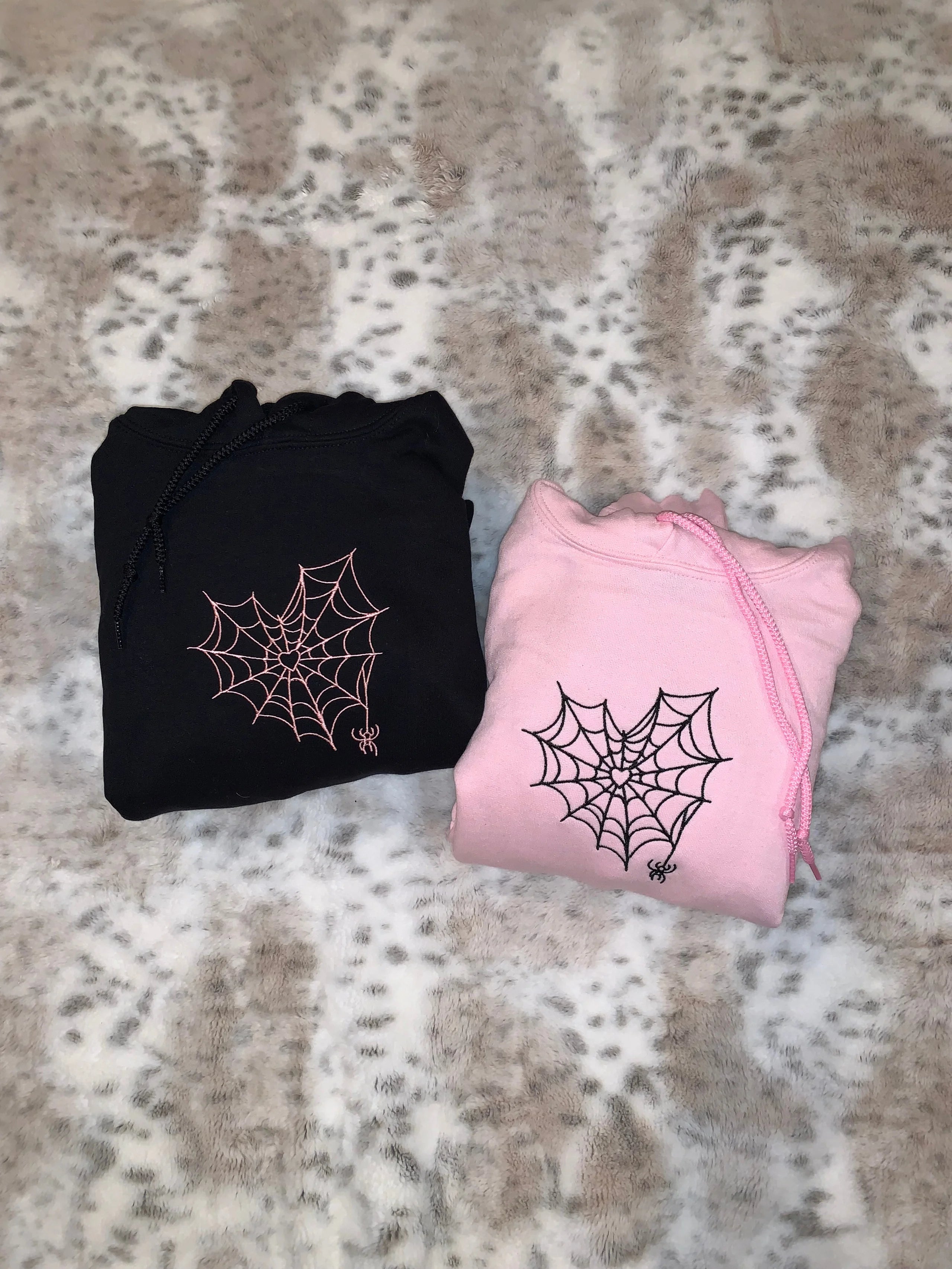 Customizable Matching Spider Web Heart For Besties And Couples-ilovevango