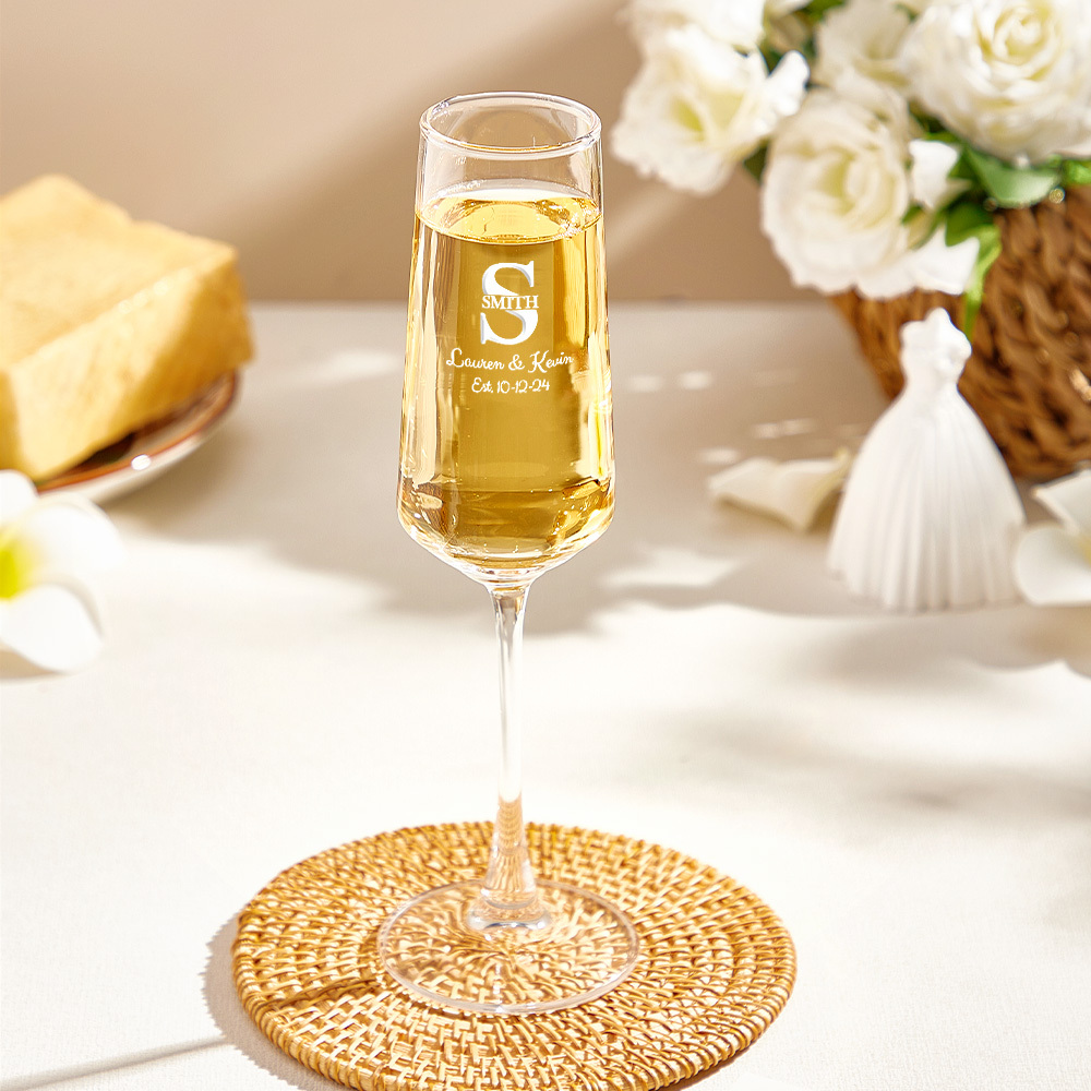 Personalized Bride and Groom Wedding Champagne Flutes Gift for Newlyweds-Blongser
