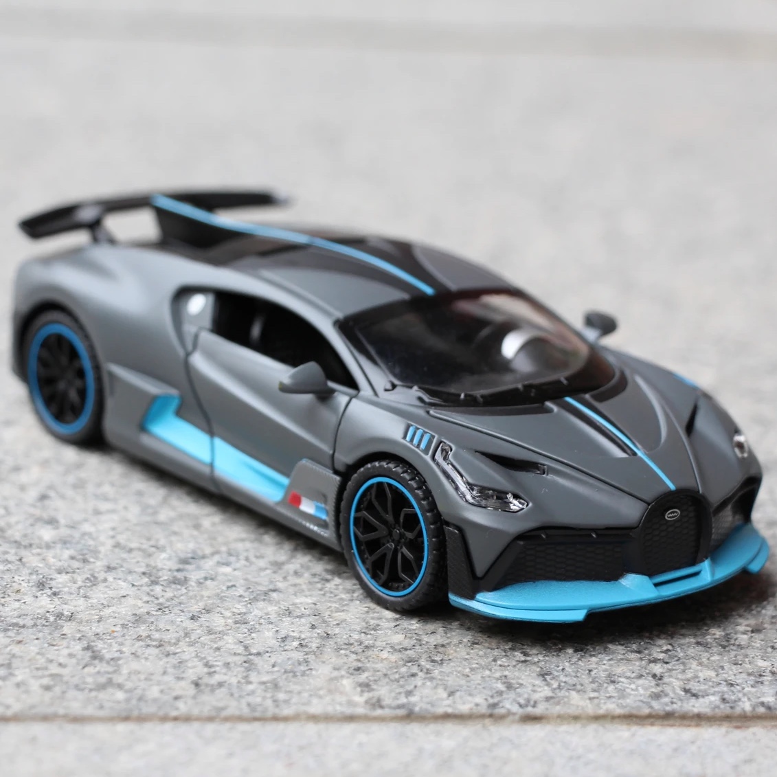 TANKCANVAS-Die-casting car model 1:24 for Bugatti Veyron Simulation Alloy Static Model