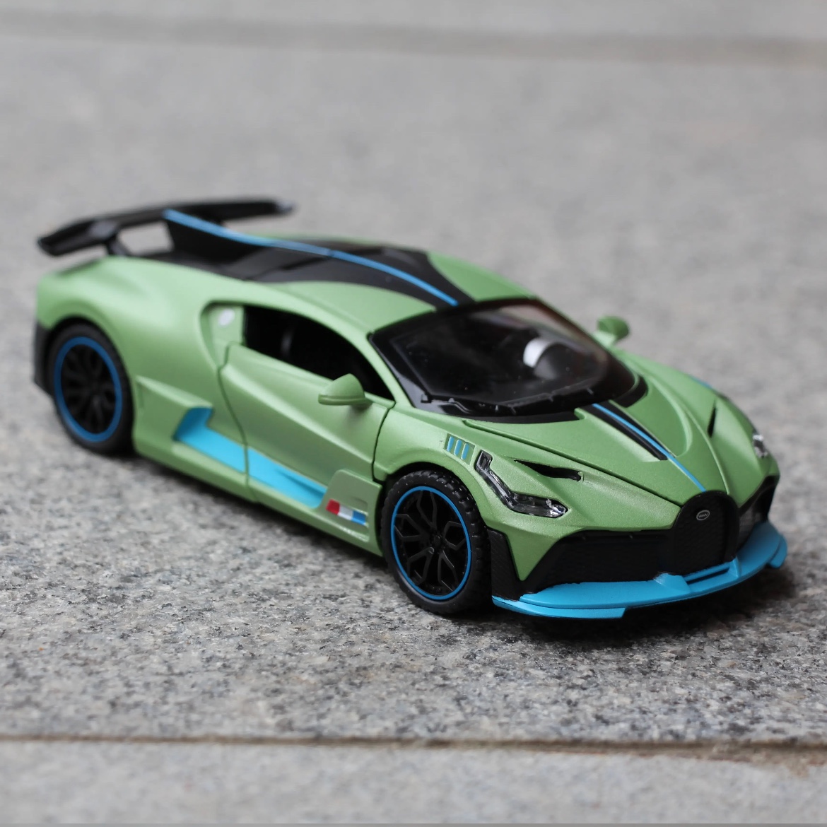 TANKCANVAS-Die-casting car model 1:24 for Bugatti Veyron Simulation Alloy Static Model
