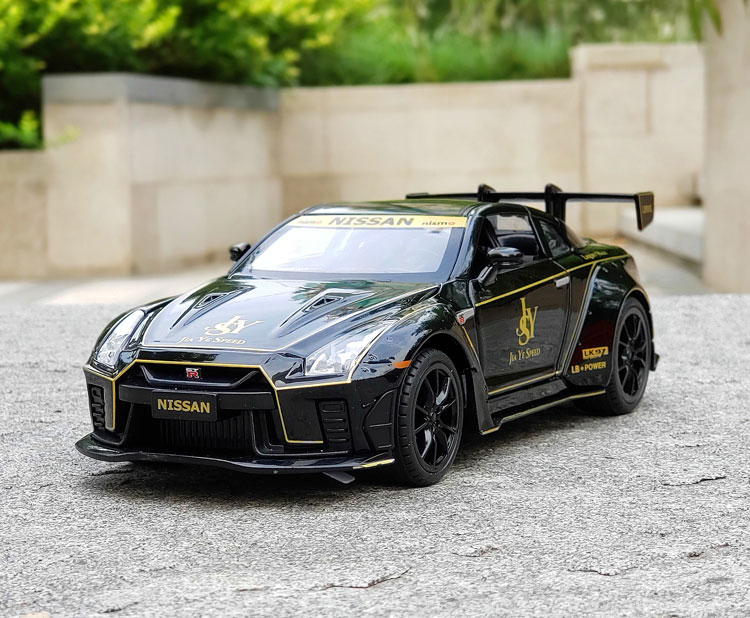 TANKCANVAS-Die-casting model car 1:24 Nissan God of War GTR simulation alloy static model