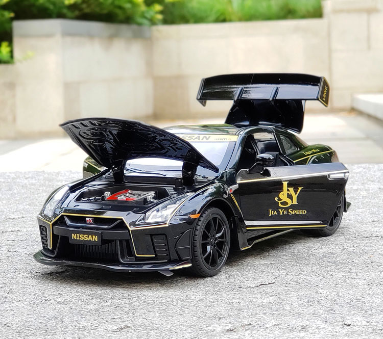TANKCANVAS-Die-casting model car 1:24 Nissan God of War GTR simulation alloy static model