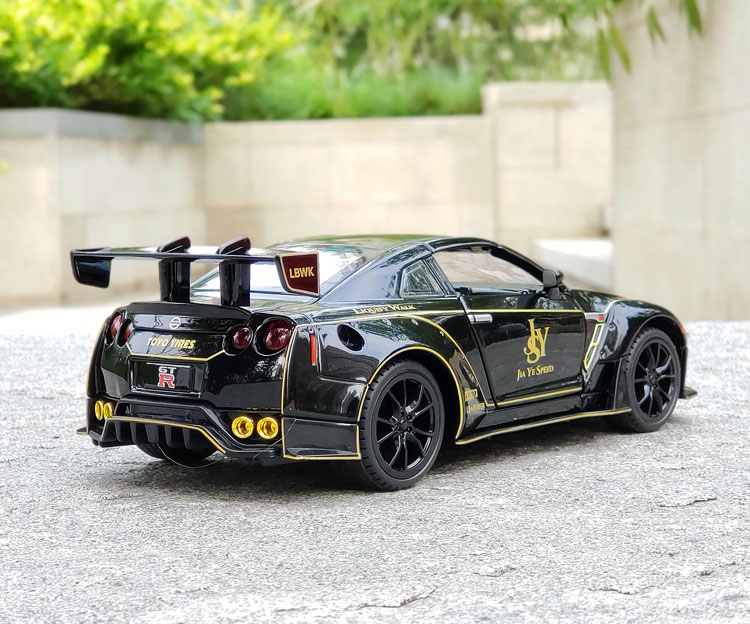 TANKCANVAS-Die-casting model car 1:24 Nissan God of War GTR simulation alloy static model