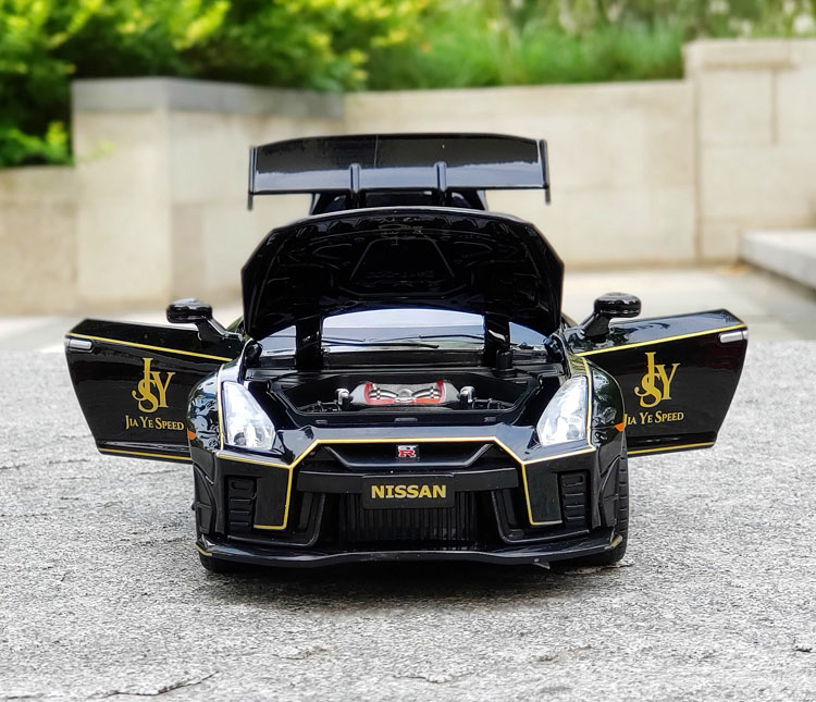 TANKCANVAS-Die-casting model car 1:24 Nissan God of War GTR simulation alloy static model
