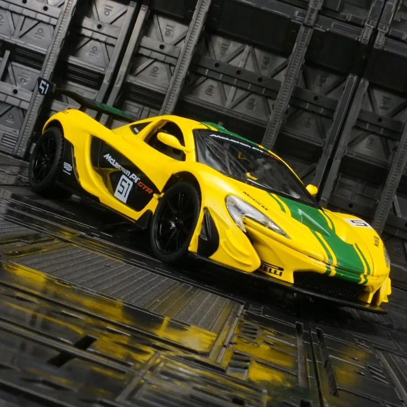 TANKCANVAS-1:22 FOR P1 GTR Alloy Diecast Model Sports Car Toys 3 Doors Opened Pull Back Sound Light Metal Body Racing Vehicles