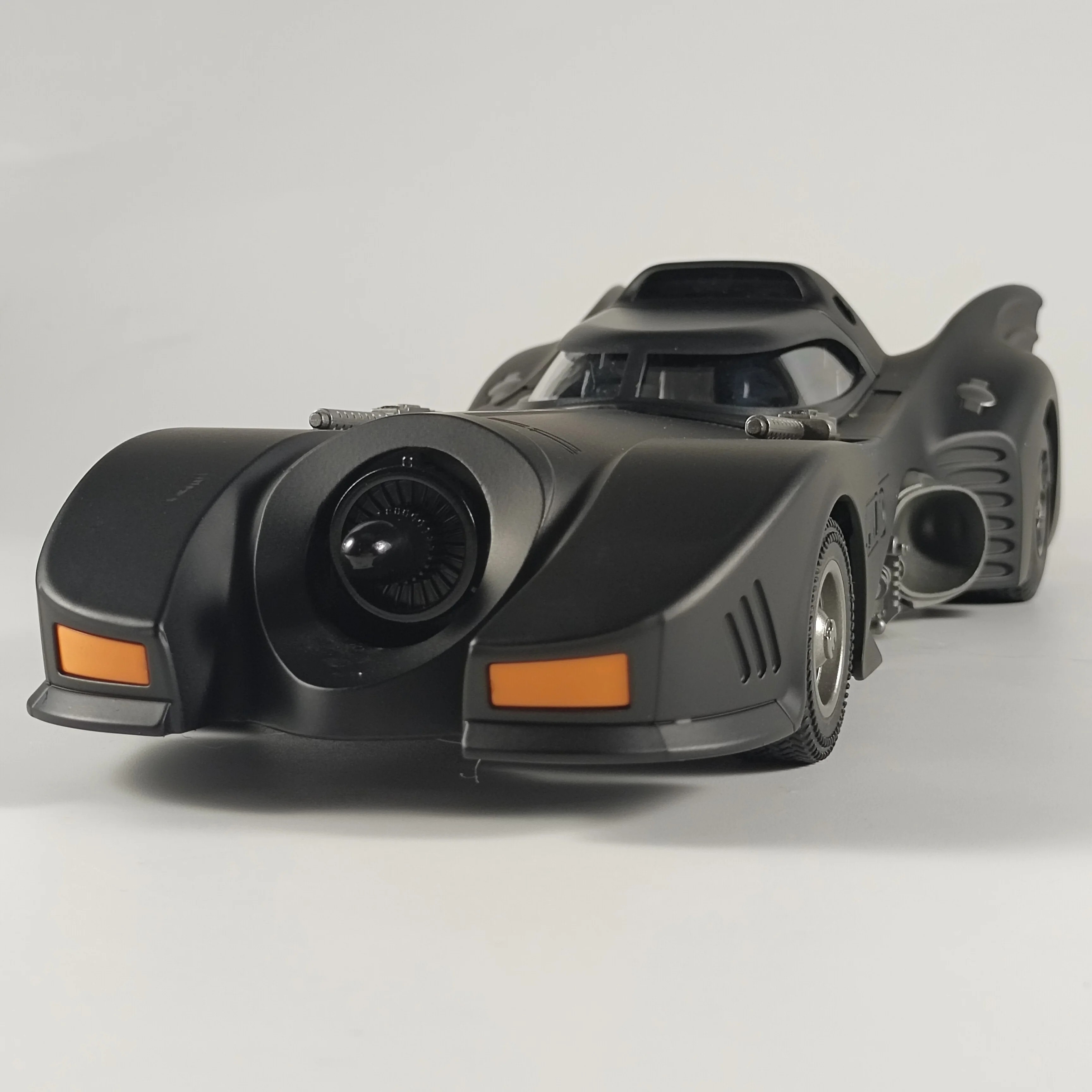 TANKCANVAS-Die-cast alloy 1:18 Batmobile