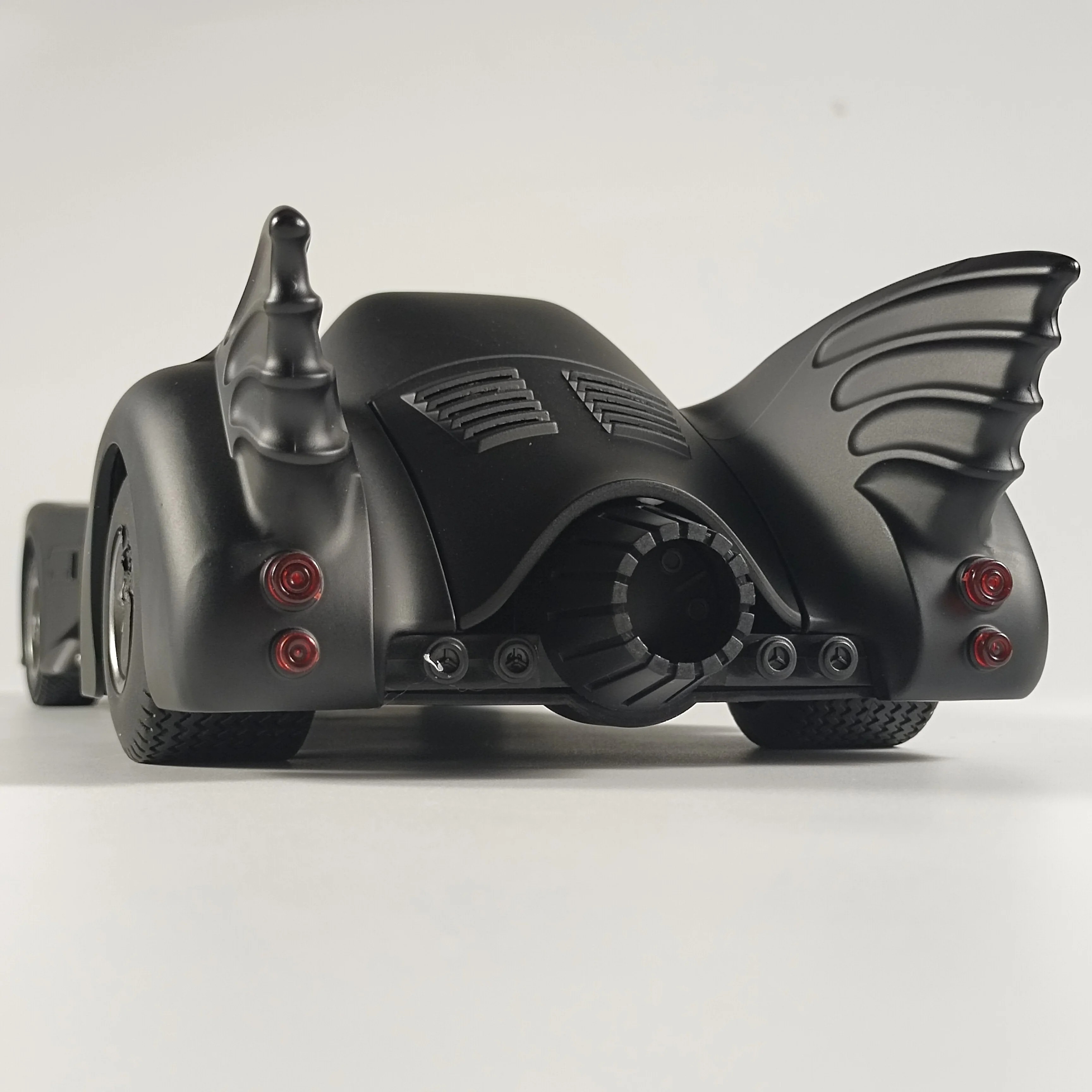 TANKCANVAS-Die-cast alloy 1:18 Batmobile