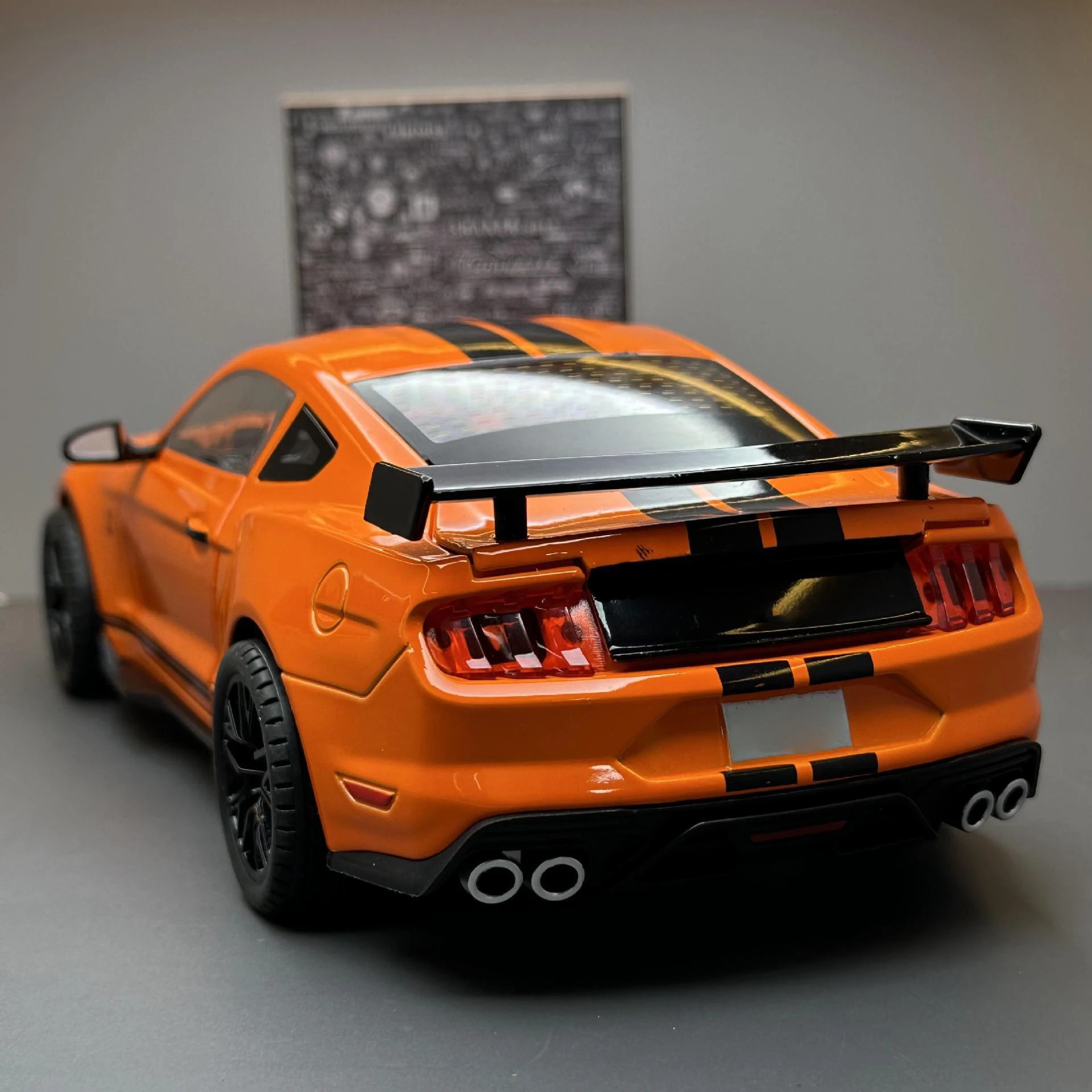 TANKCANVAS-Diecast Model Car For Large 1:18 Ford Mustang GT500 Simulation Alloy Static Model