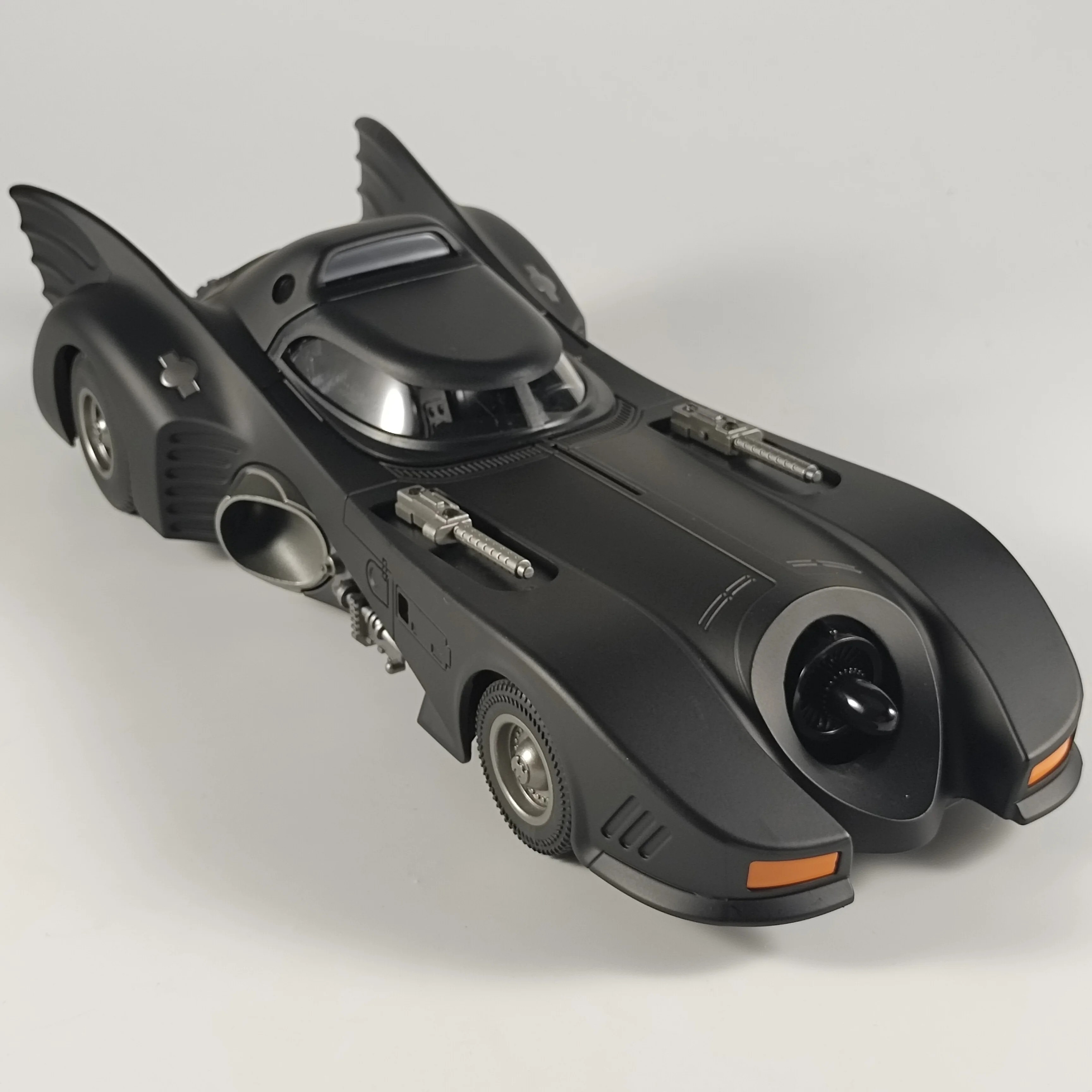 TANKCANVAS-Die-cast alloy 1:18 Batmobile