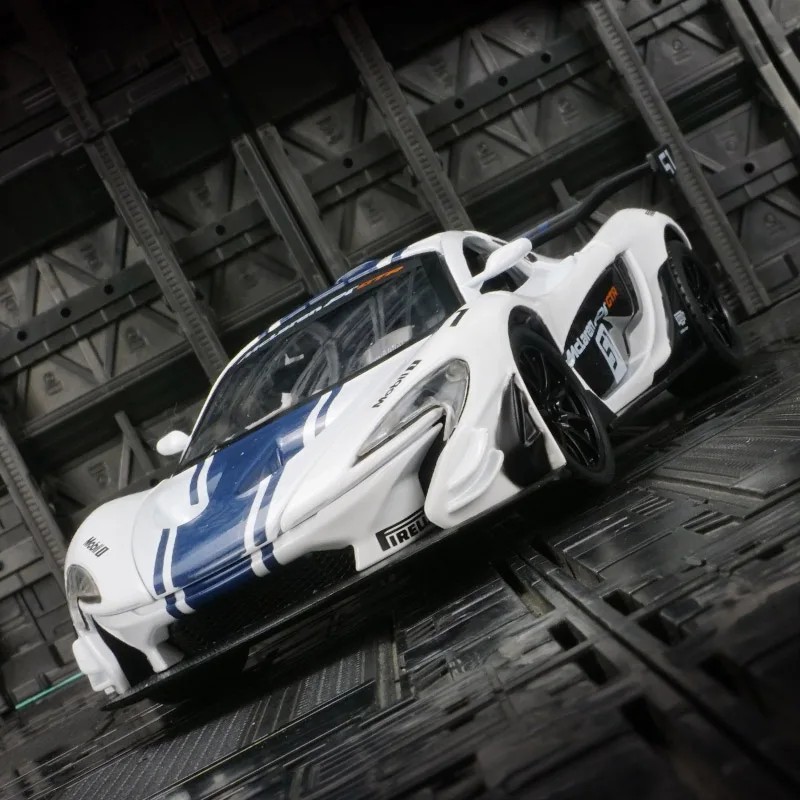 TANKCANVAS-1:22 FOR P1 GTR Alloy Diecast Model Sports Car Toys 3 Doors Opened Pull Back Sound Light Metal Body Racing Vehicles