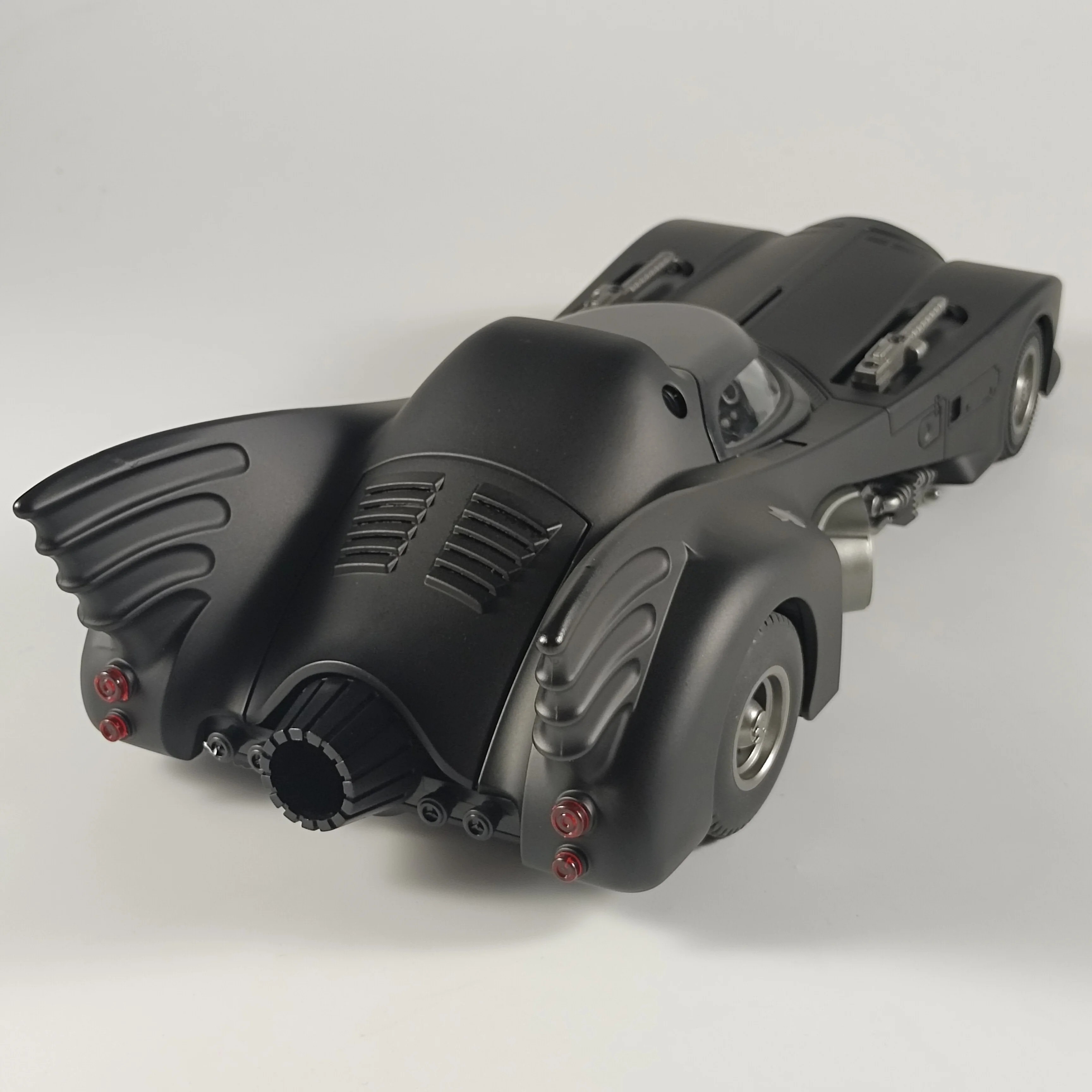 TANKCANVAS-Die-cast alloy 1:18 Batmobile